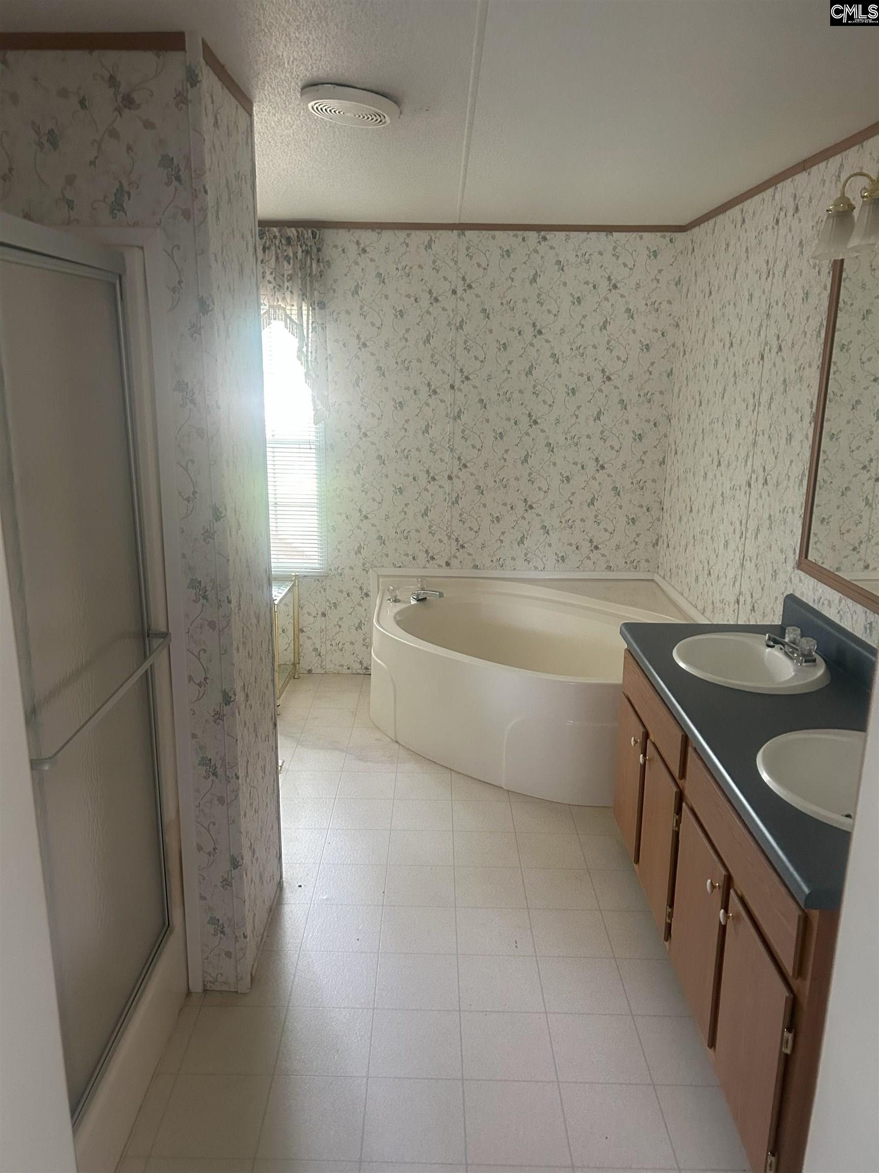 126 Rocky Pointe Road, Prosperity, South Carolina image 4