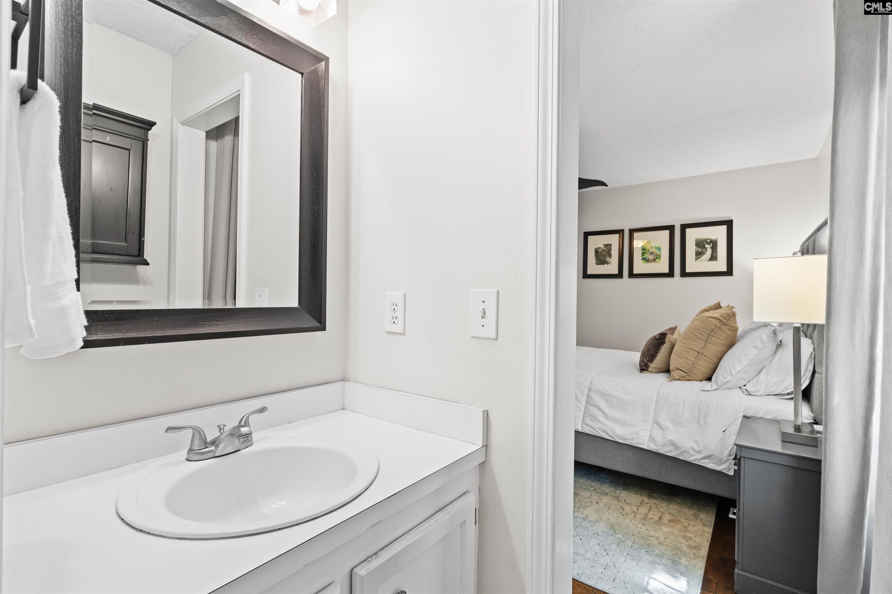 3915 Hickory Street Columbia, SC 29205-4631