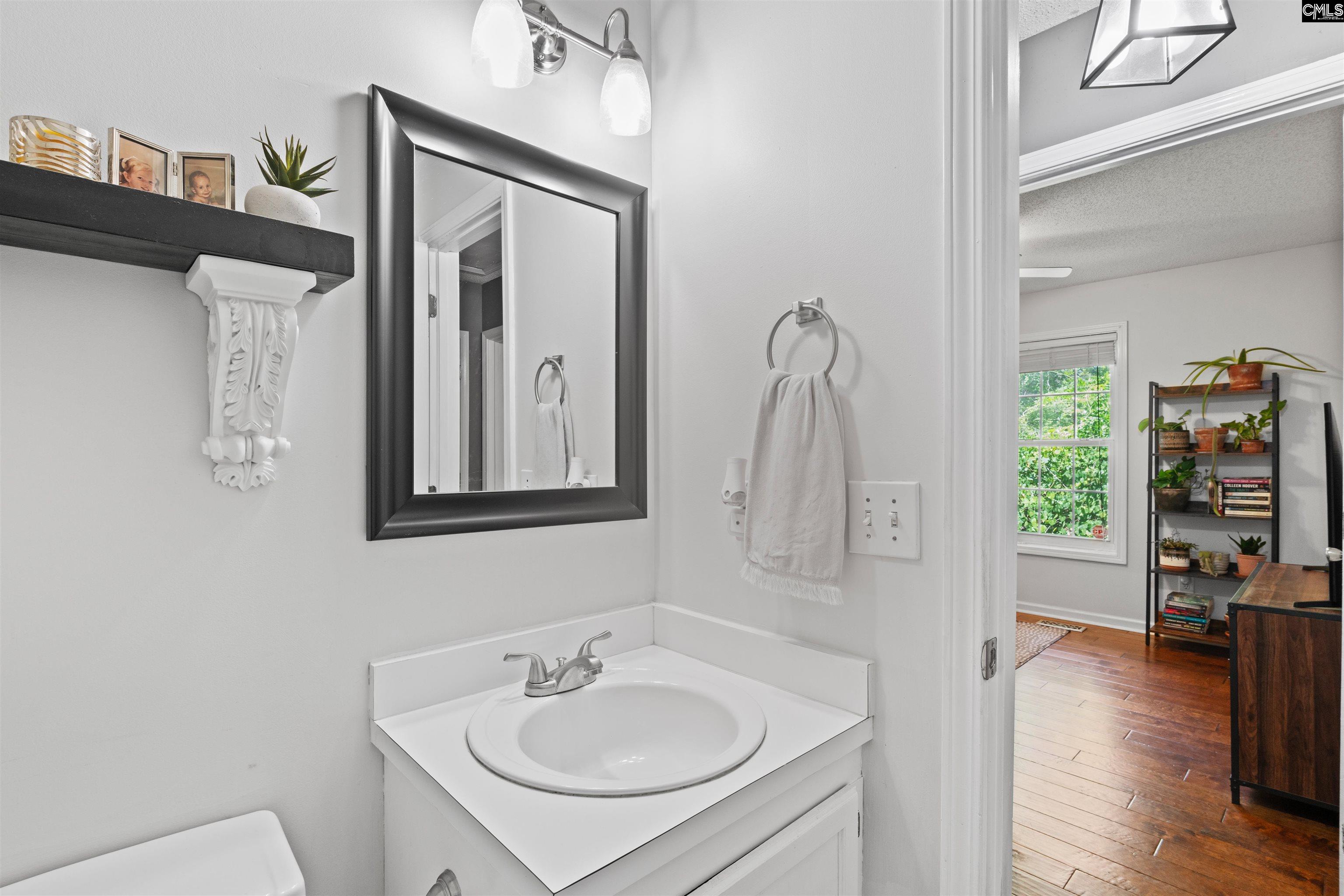 3915 Hickory Street Columbia, SC 29205-4631