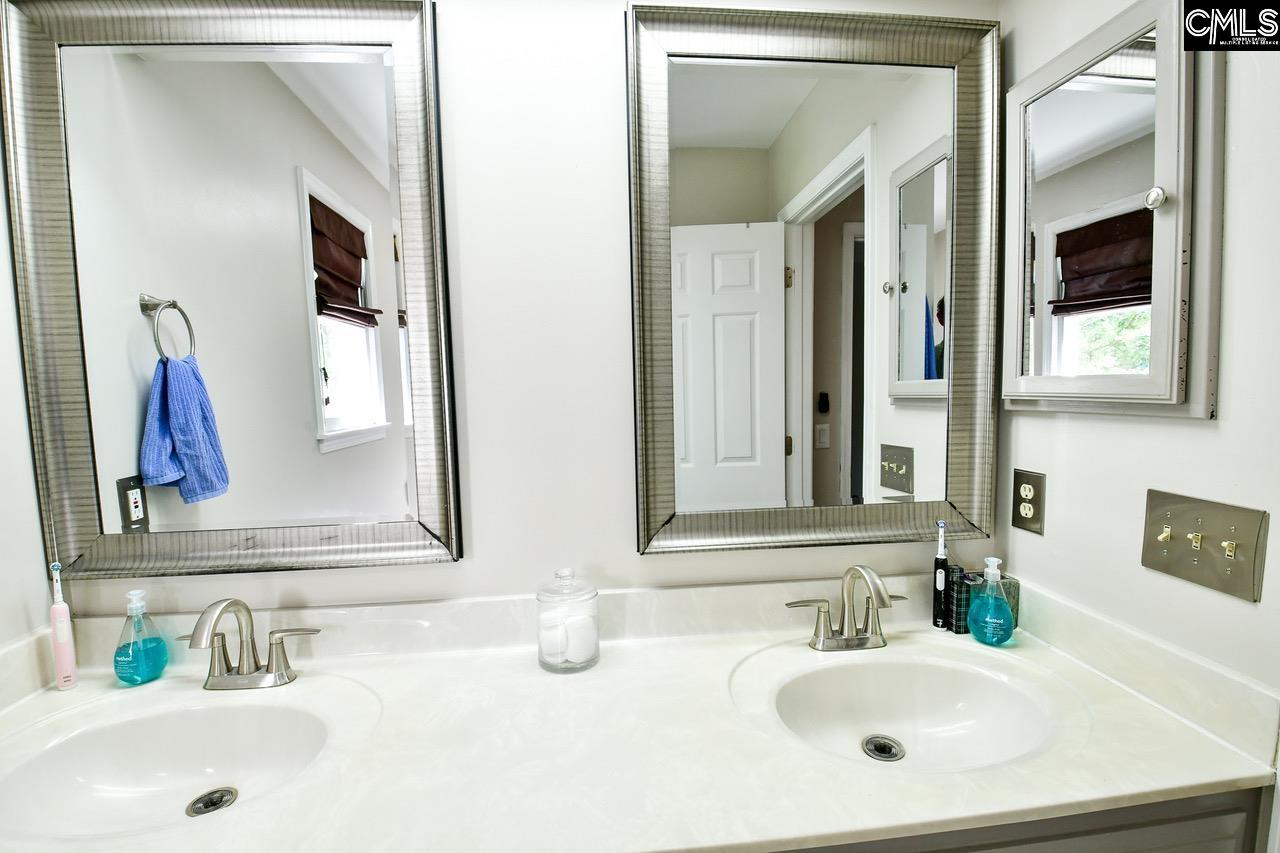 6108 Hampton Leas Lane Columbia, SC 29209-1945