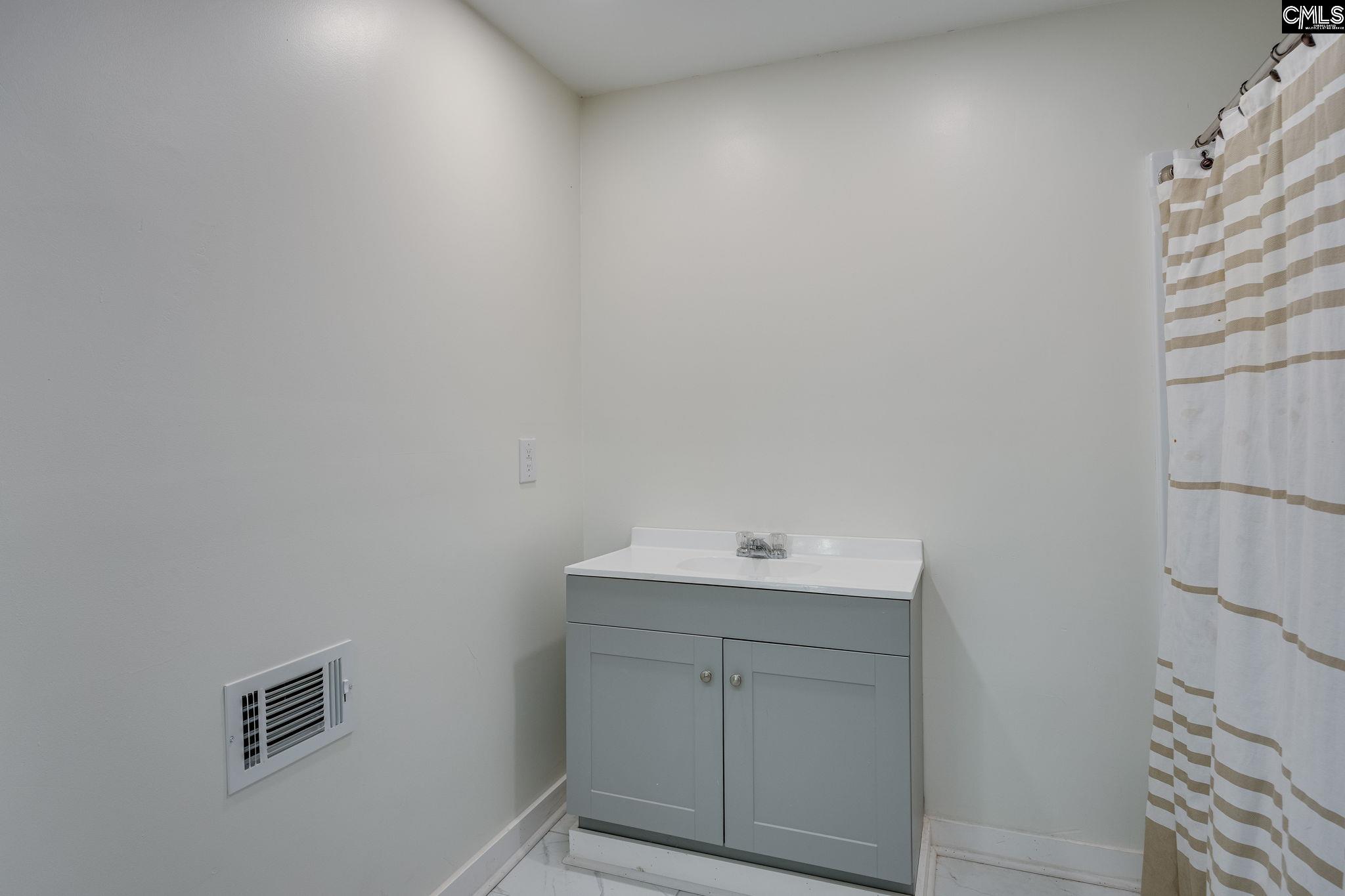 213 Tombfield Road Camden, SC 29020-0000