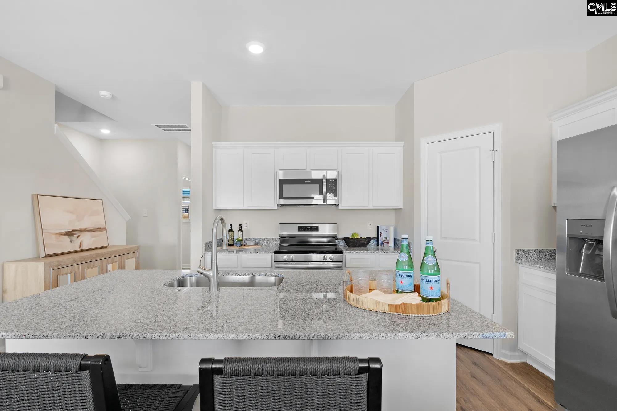 318 South Lake Court Lexington, SC 29073