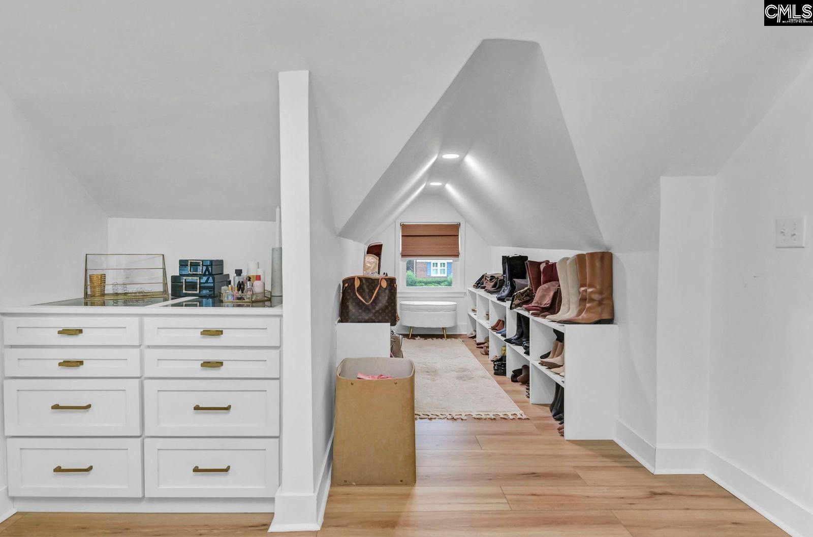 1001 Oakland Avenue Cayce, SC 29033