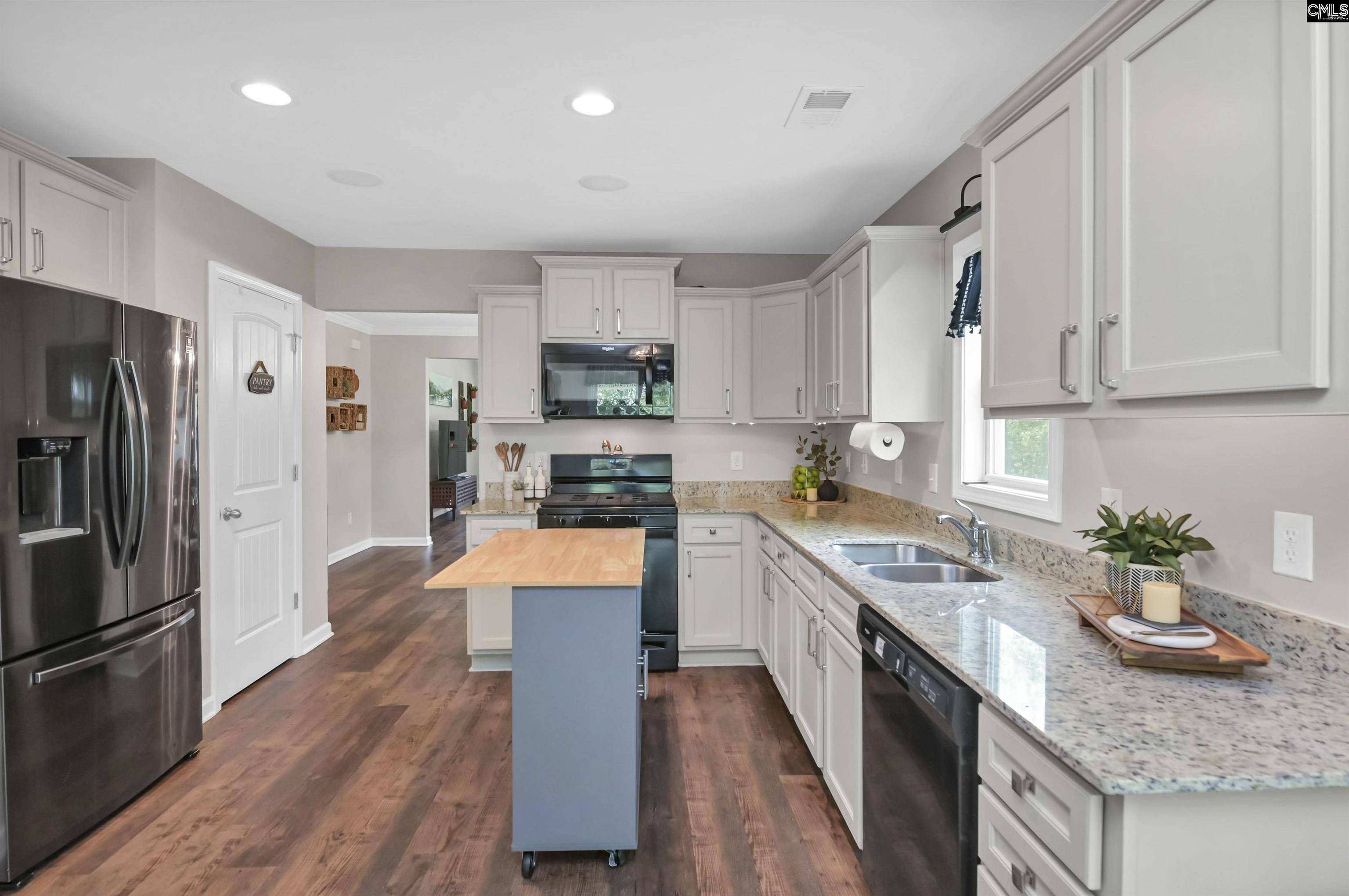 1452 Green Valley Way Lugoff, SC 29078