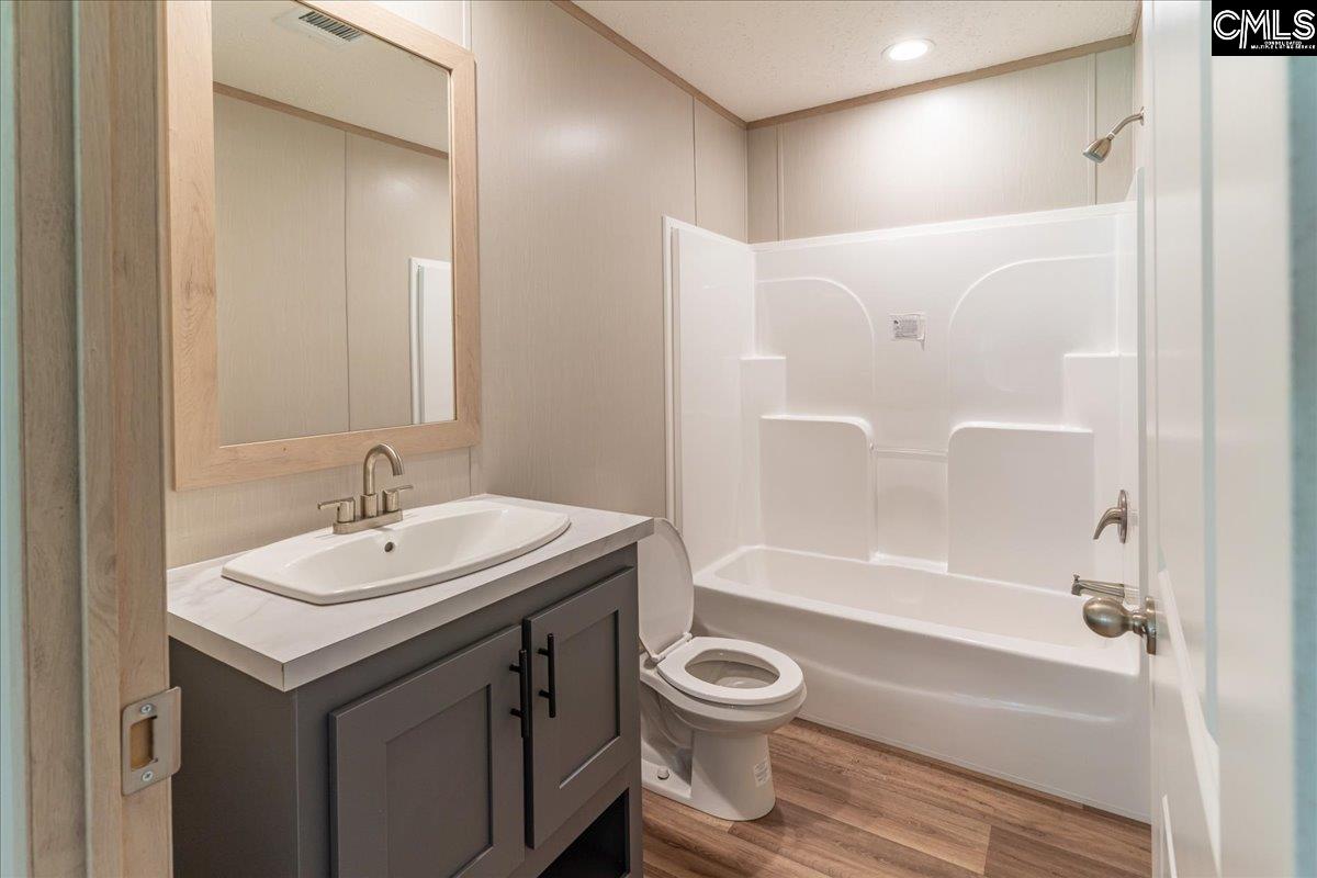 832 Horses Neck Road Swansea, SC 29160