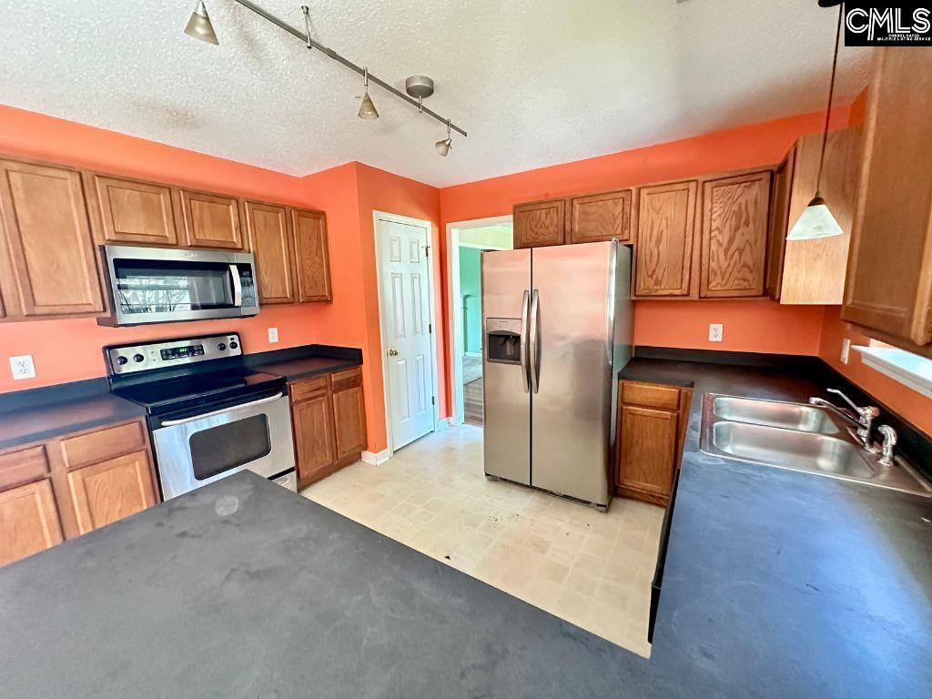 229 Keystone Drive Hopkins, SC 29061-8219