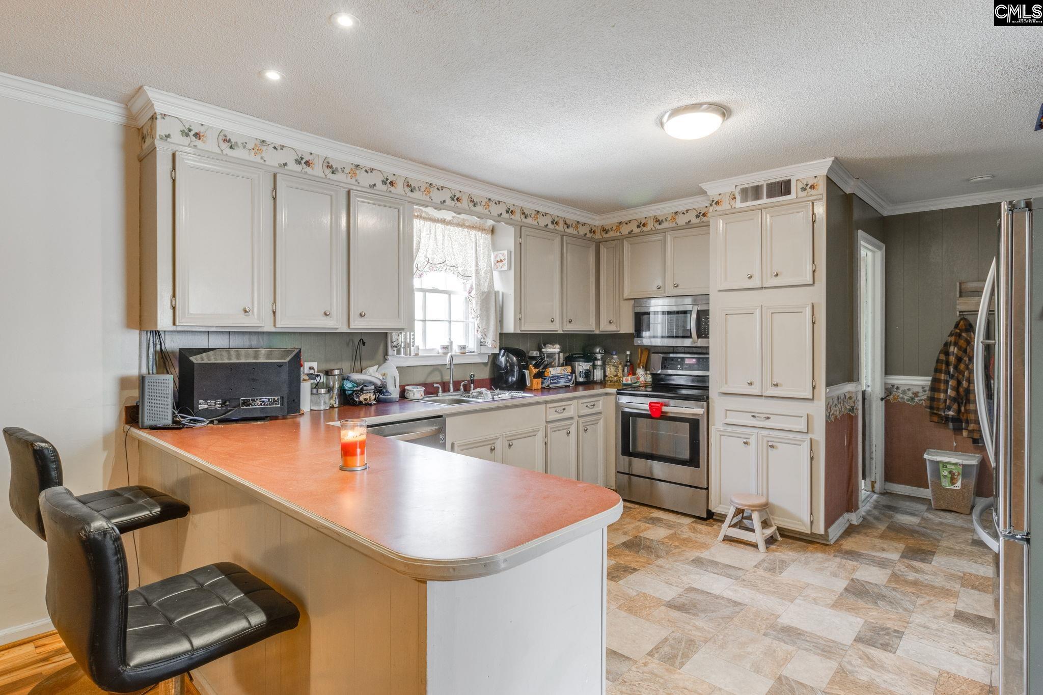 5413 Old Leesburg Road Hopkins, SC 29061