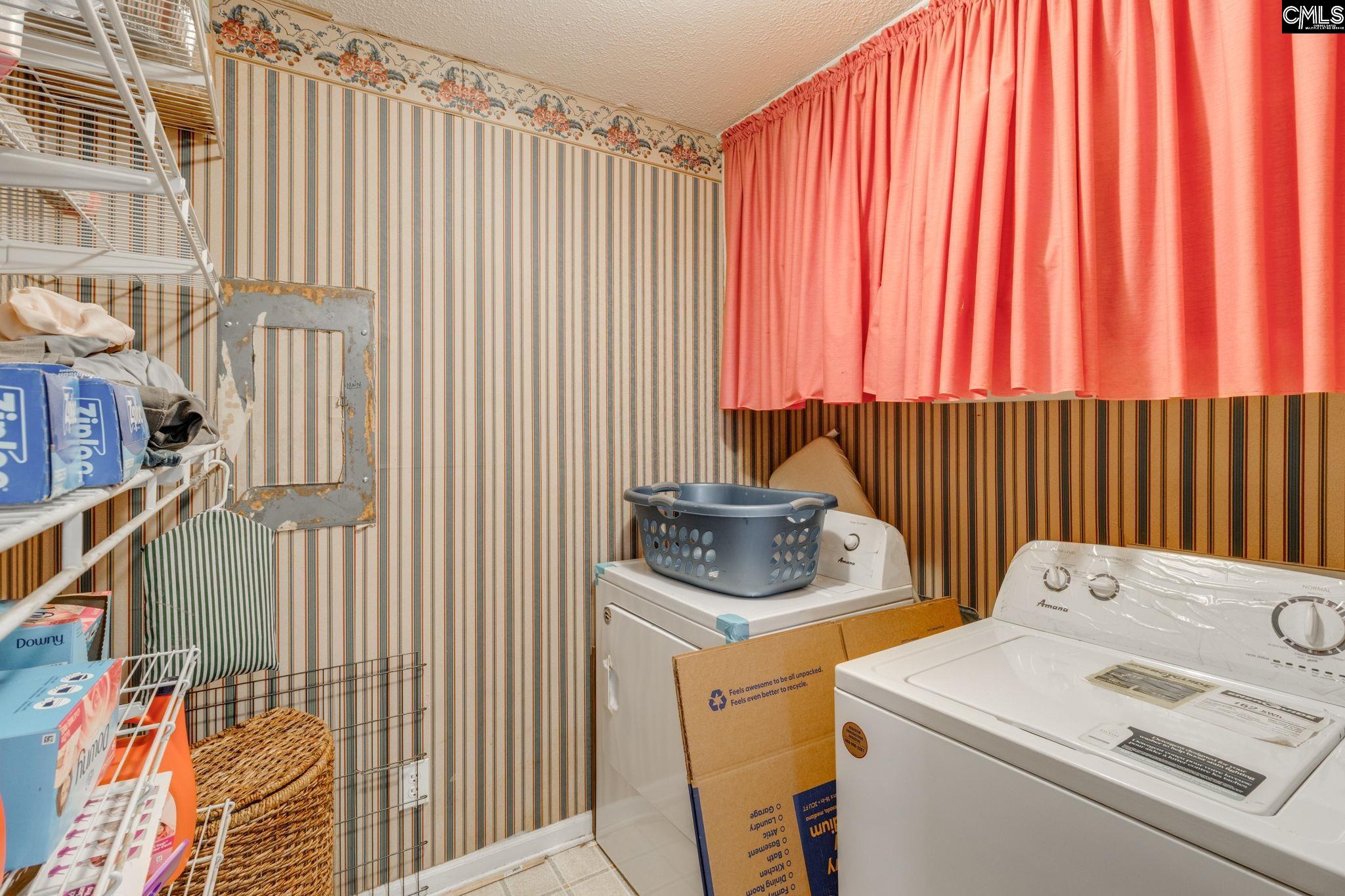 5413 Old Leesburg Road Hopkins, SC 29061