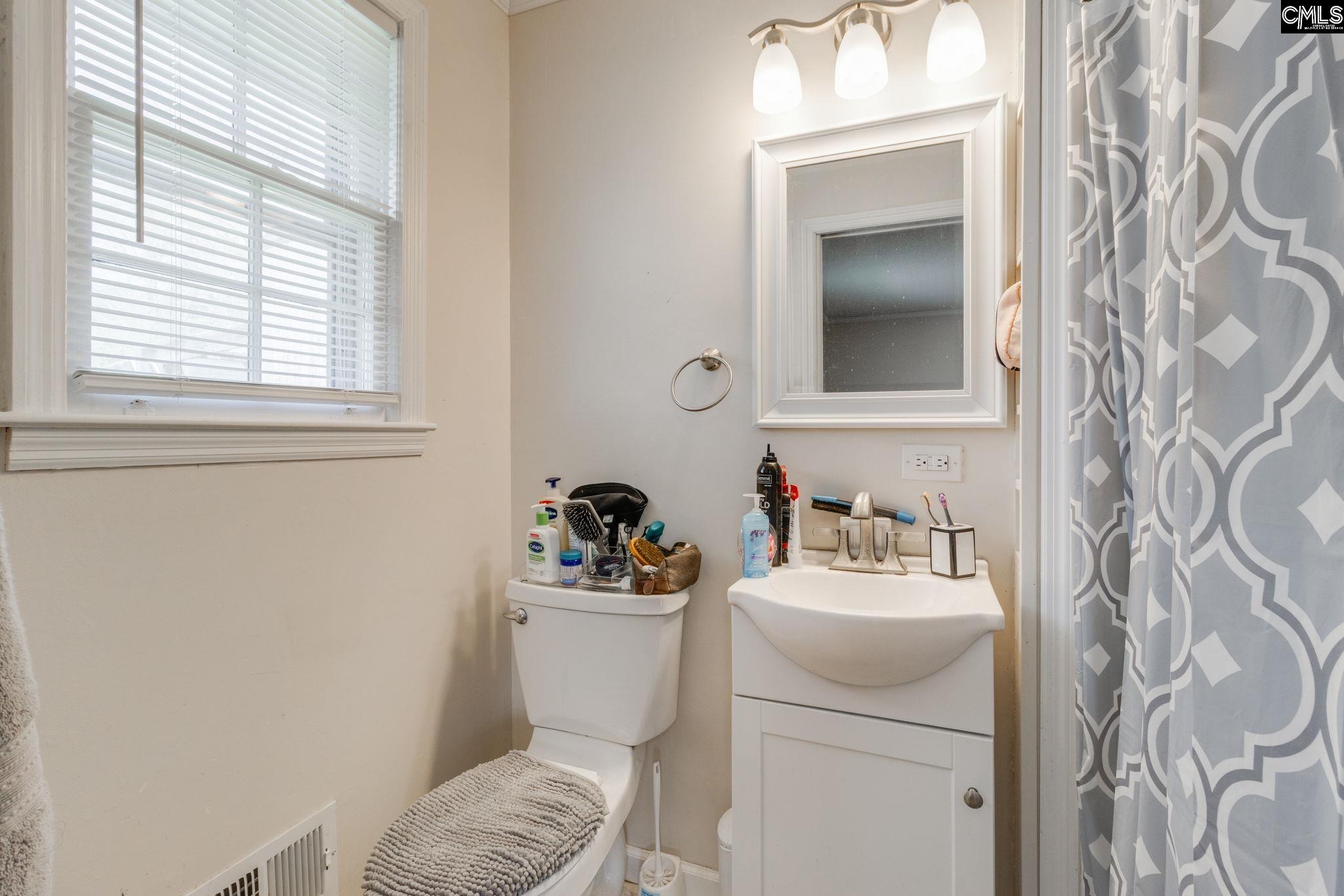 5413 Old Leesburg Road Hopkins, SC 29061