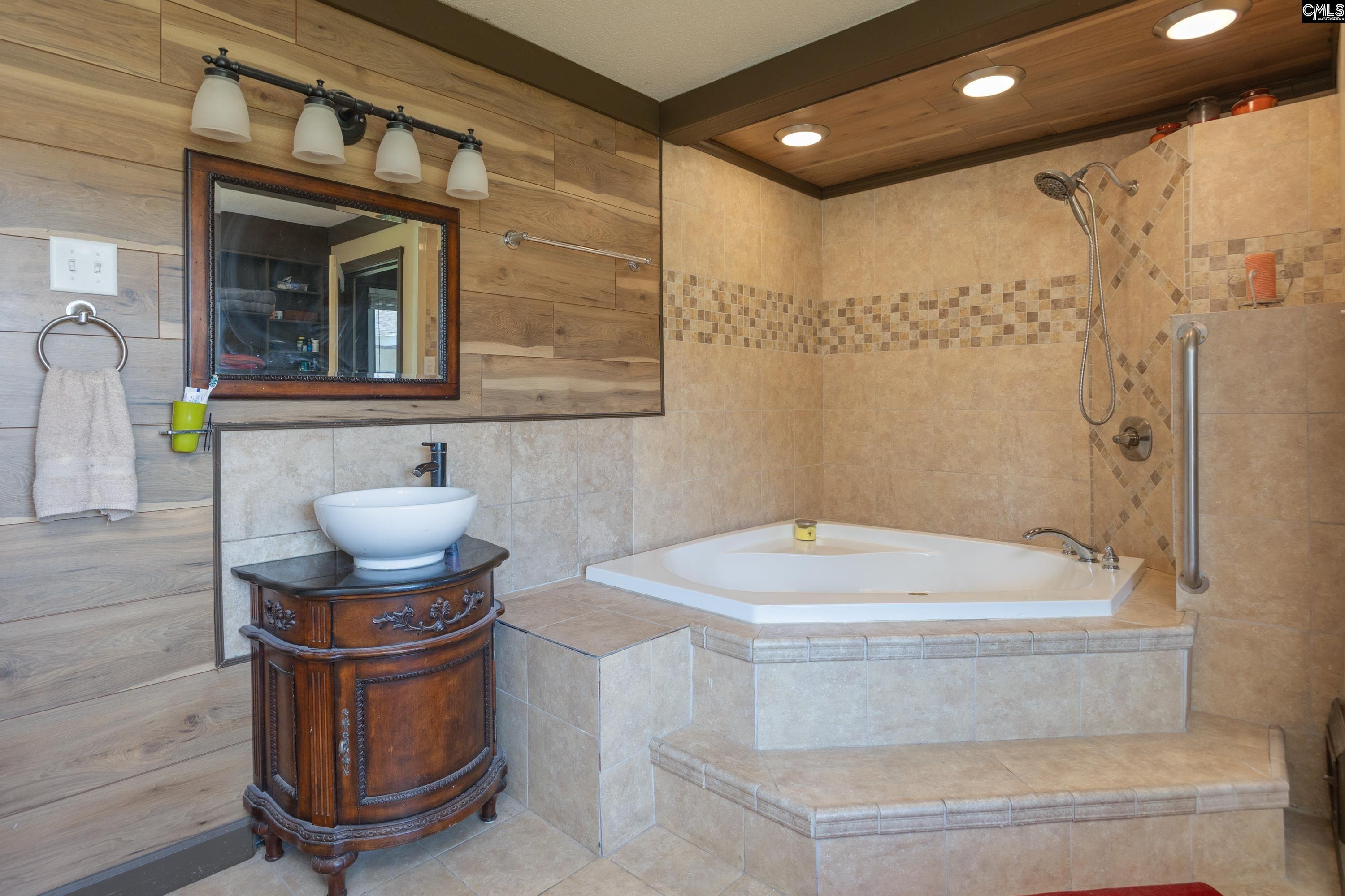 1005 Sunnyhill Drive Camden, SC 29020-1513