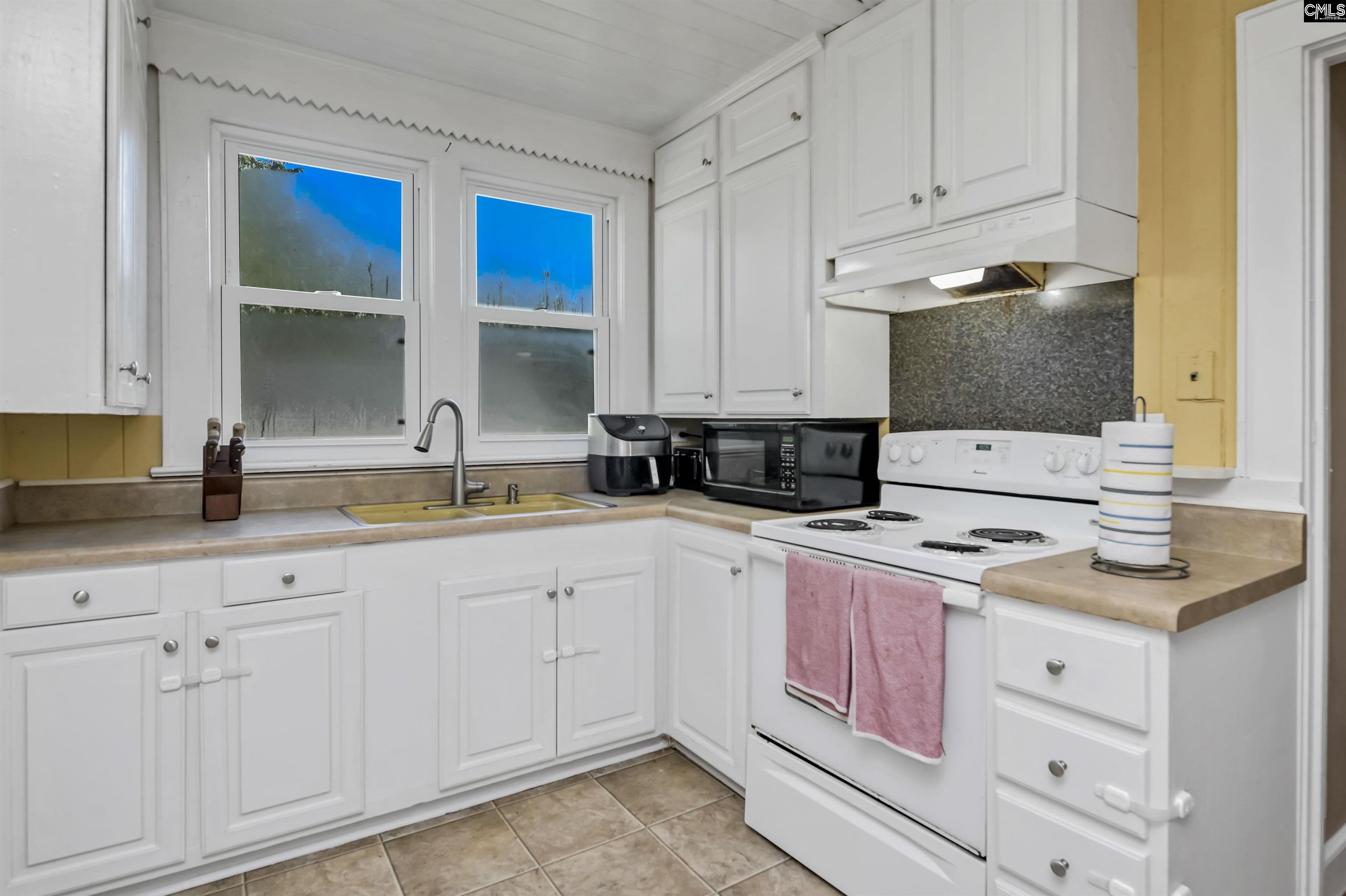 637 E Church Street Leesville, SC 29070