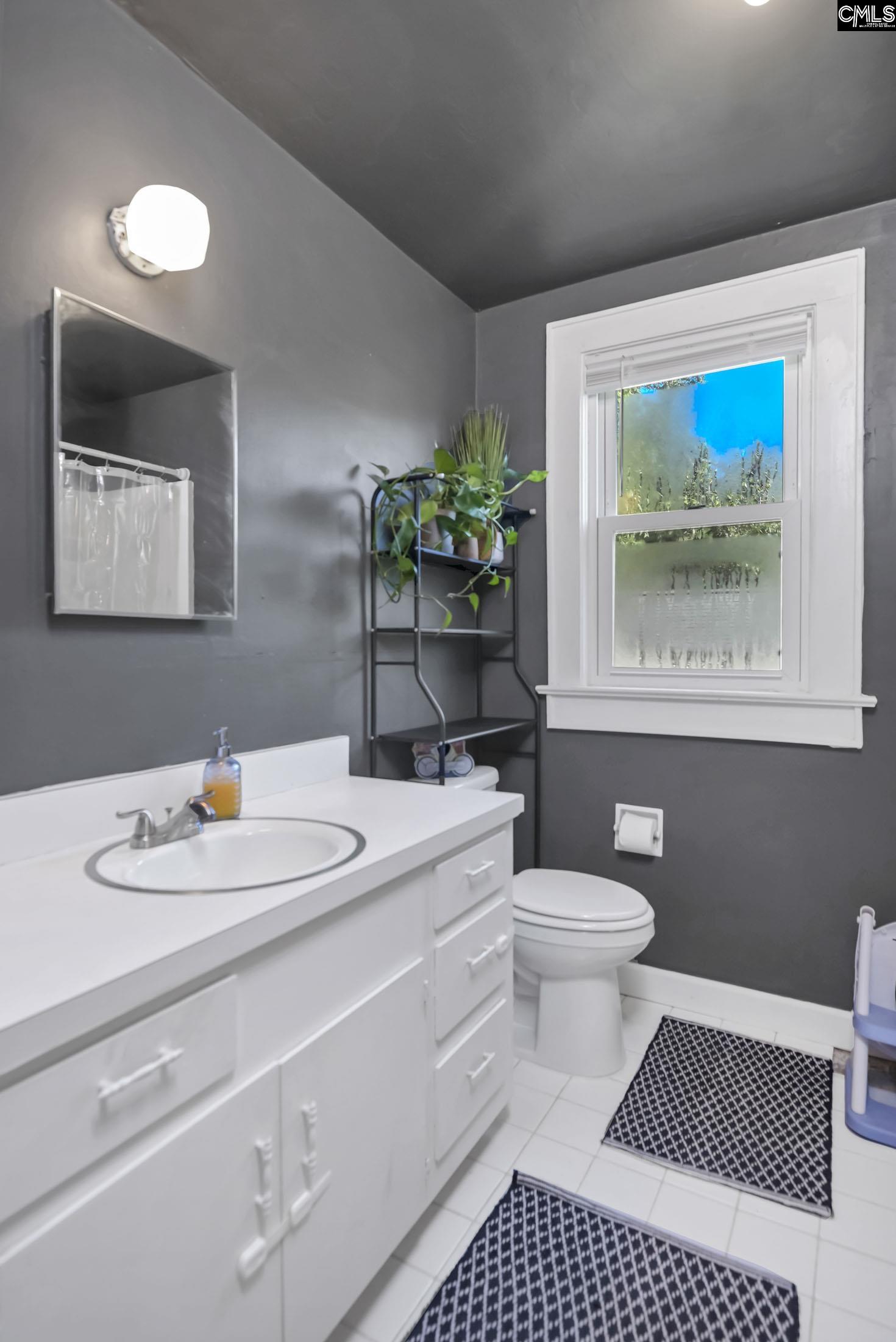 637 E Church Street Leesville, SC 29070