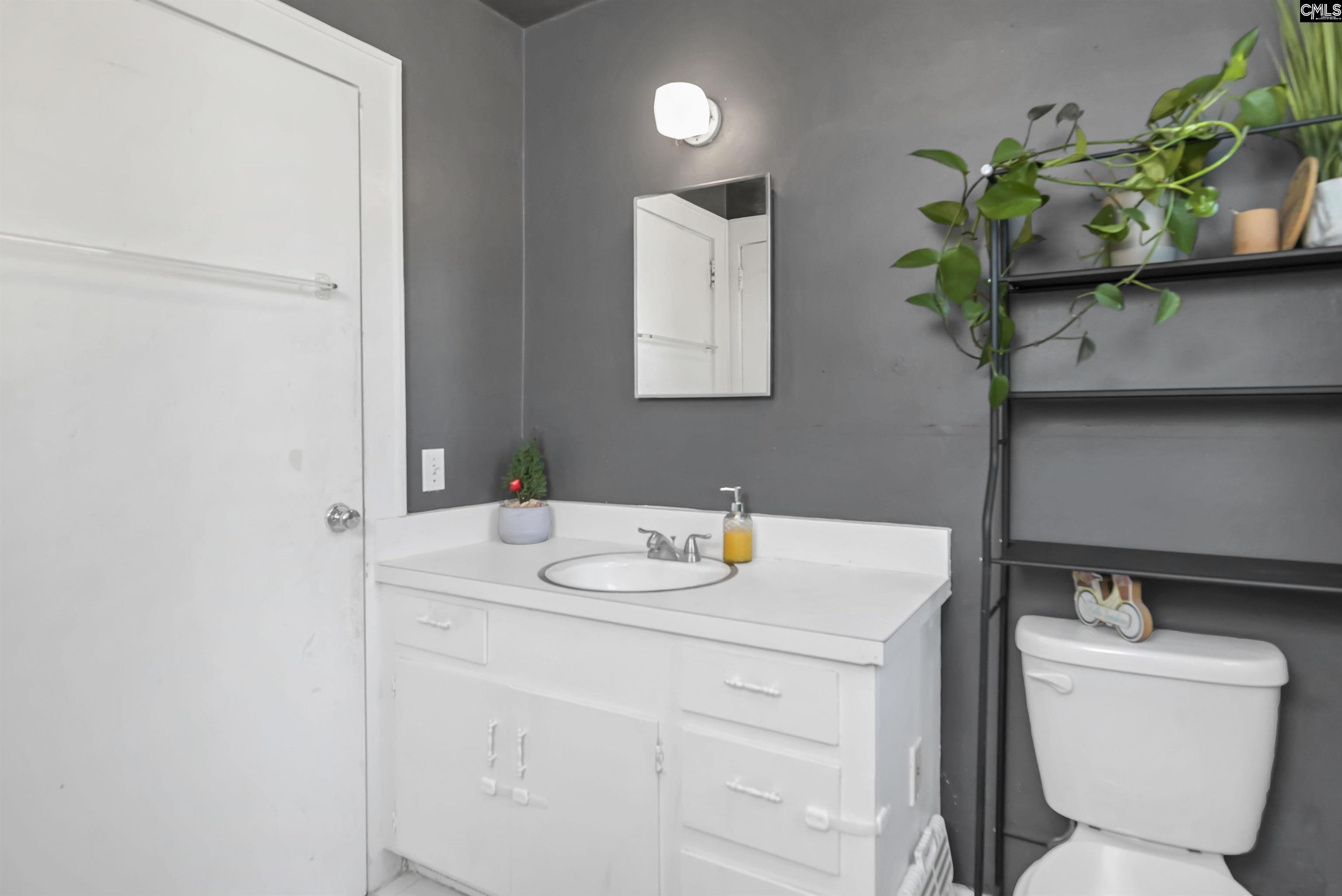 637 E Church Street Leesville, SC 29070