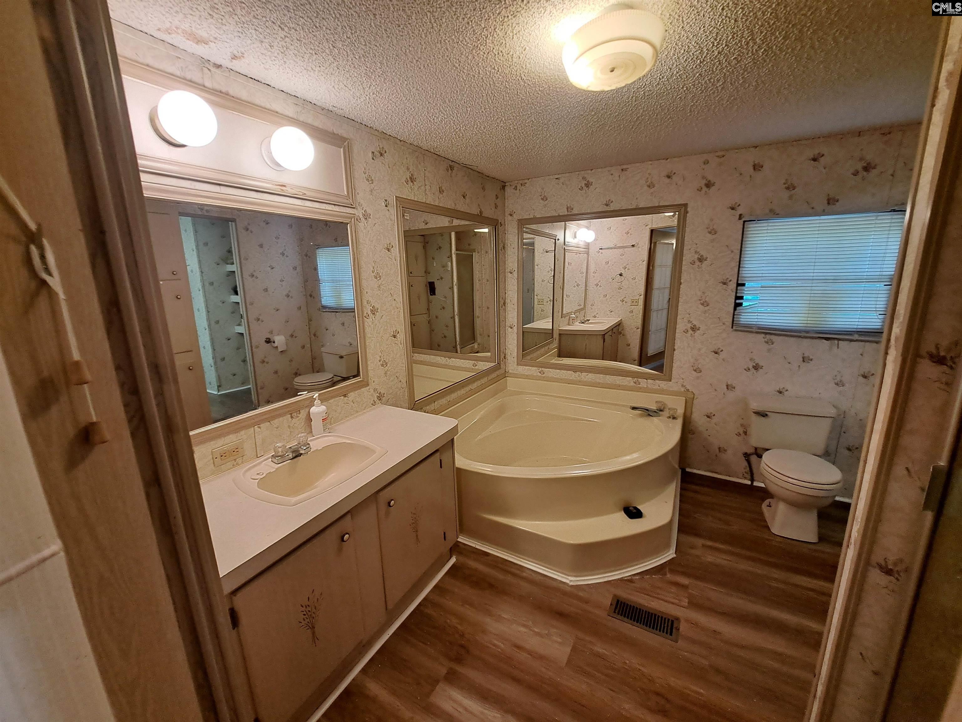 1015 Robinson Ridgeway, SC 29130