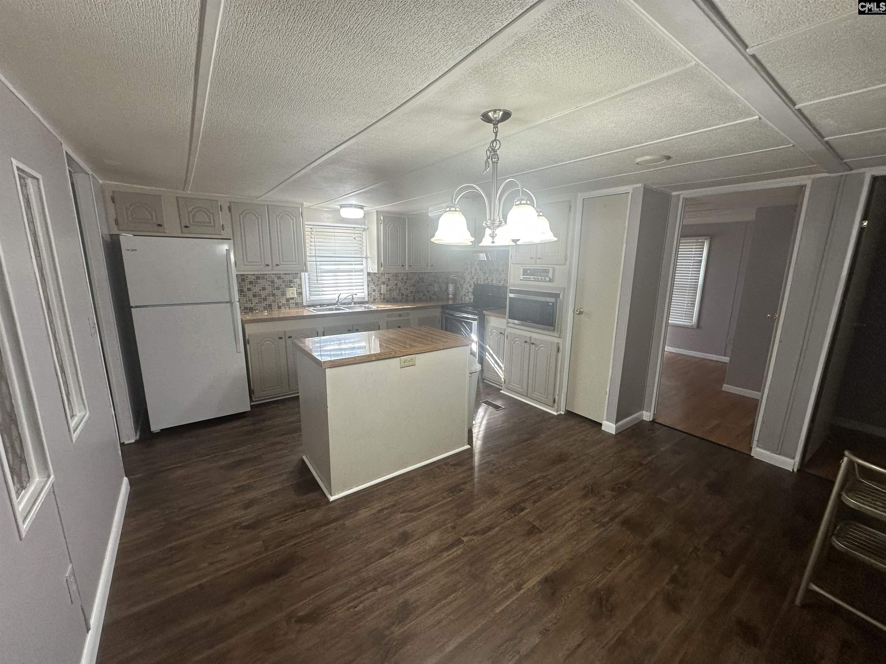 418 Govenor Heyward Road Eastover, SC 29044-9722