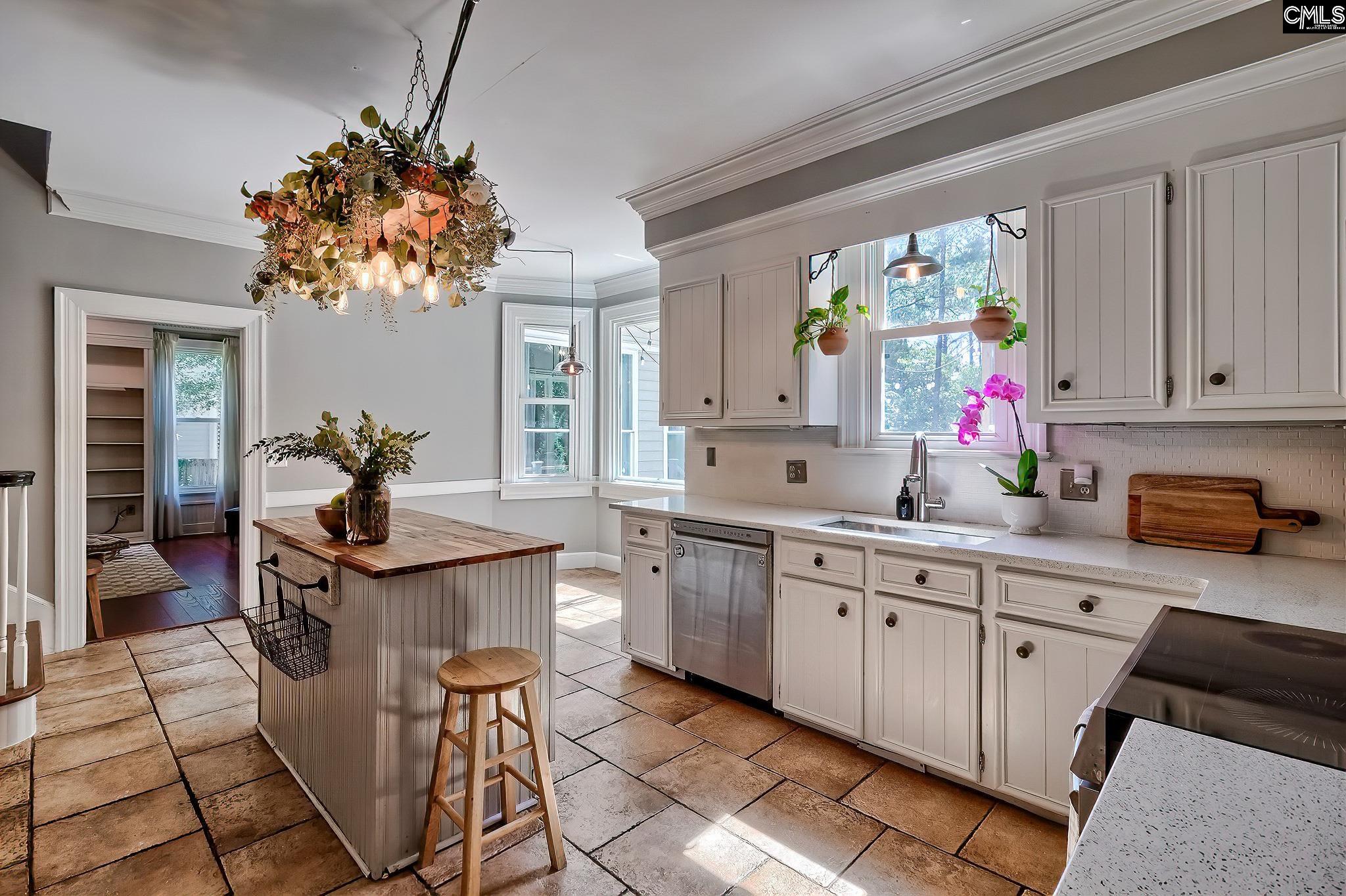 220 Viking Drive Columbia, SC 29229