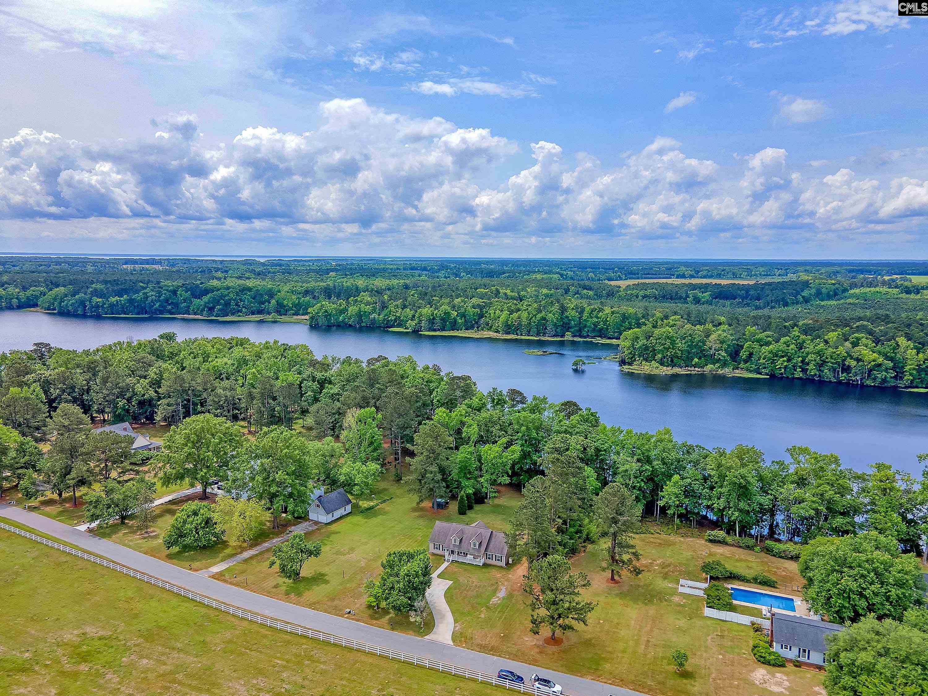 1403 Winnwood Lane Summerton, SC 29148