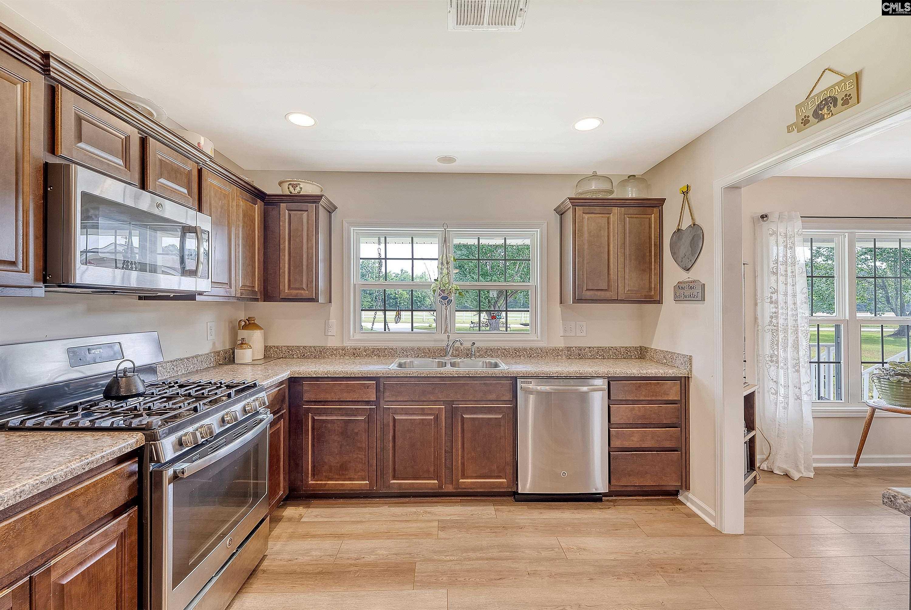 1403 Winnwood Lane Summerton, SC 29148