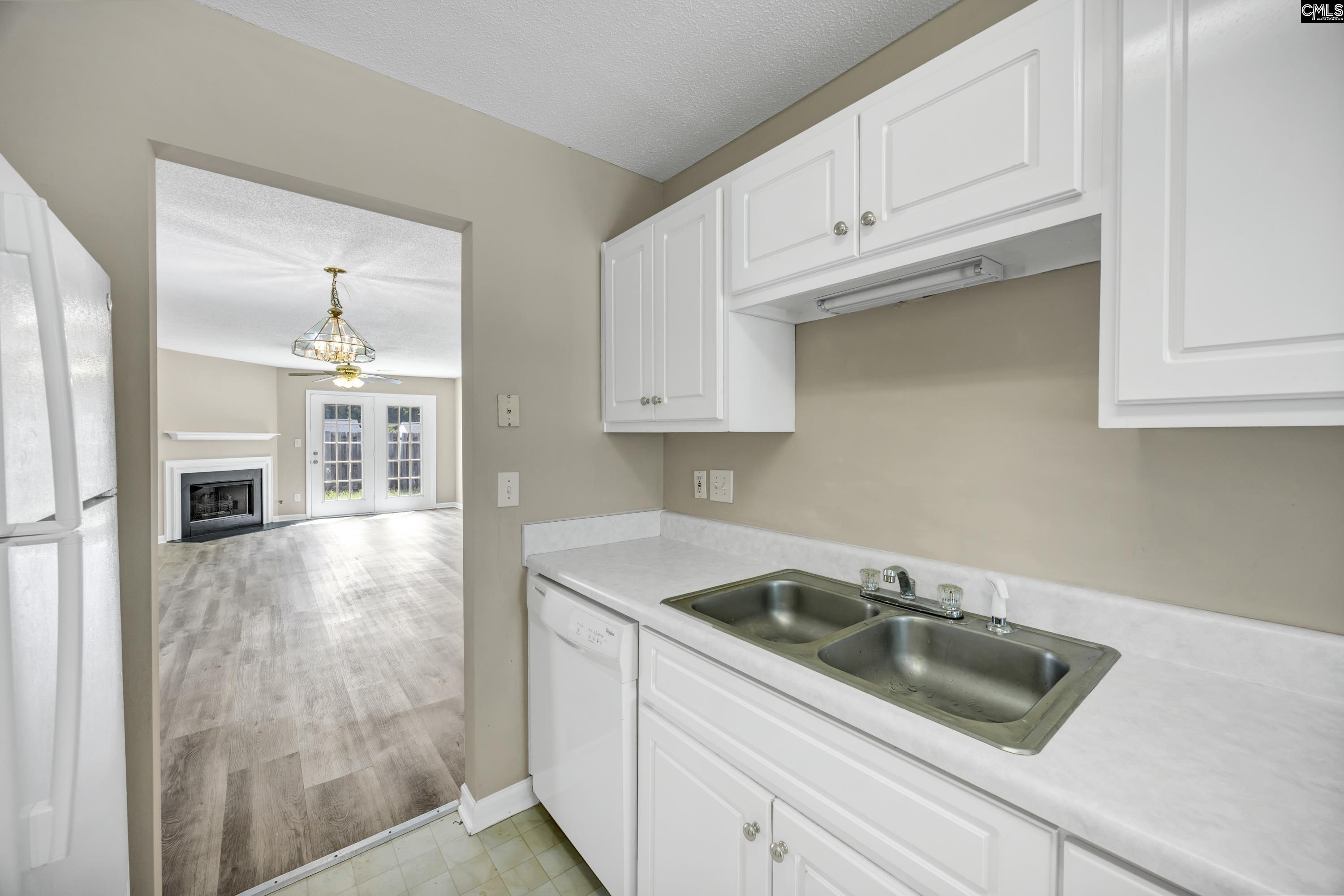 17 Hampton Oaks Place Columbia, SC 29212