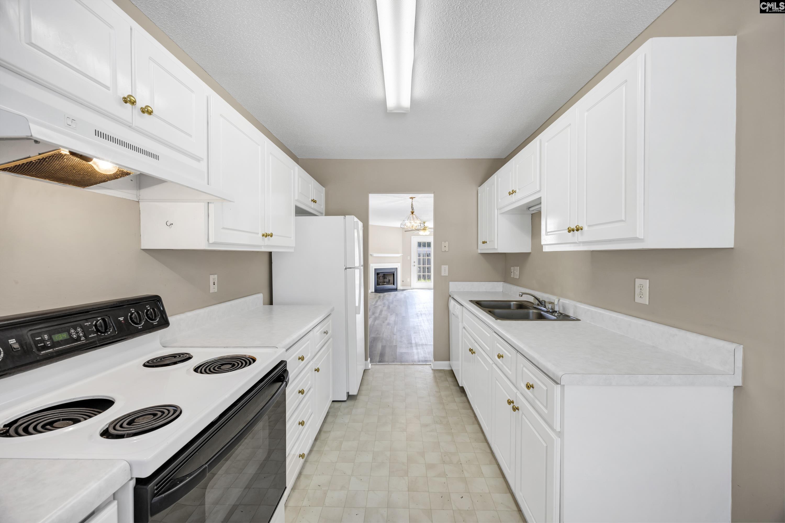 17 Hampton Oaks Place Columbia, SC 29212