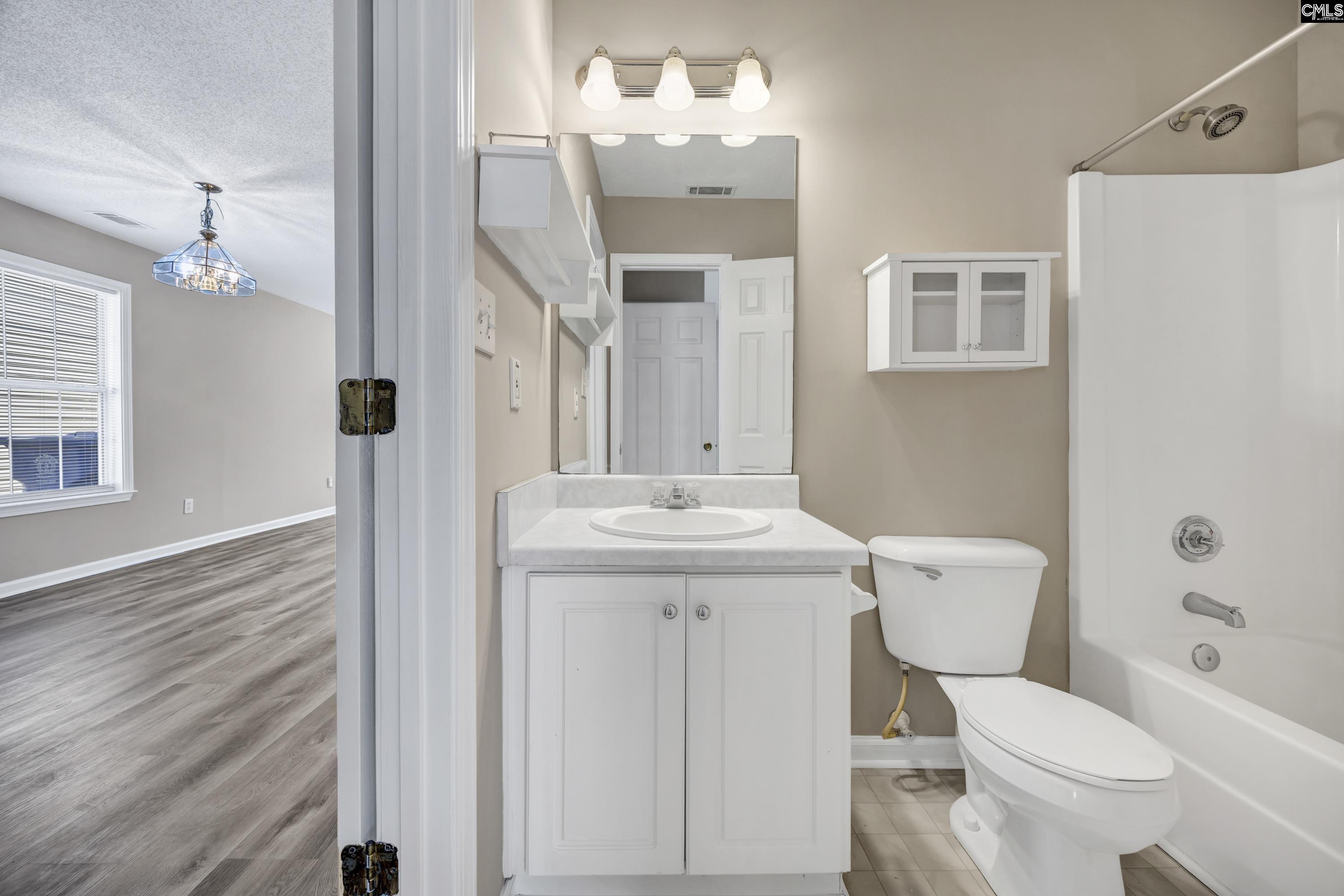 17 Hampton Oaks Place Columbia, SC 29212