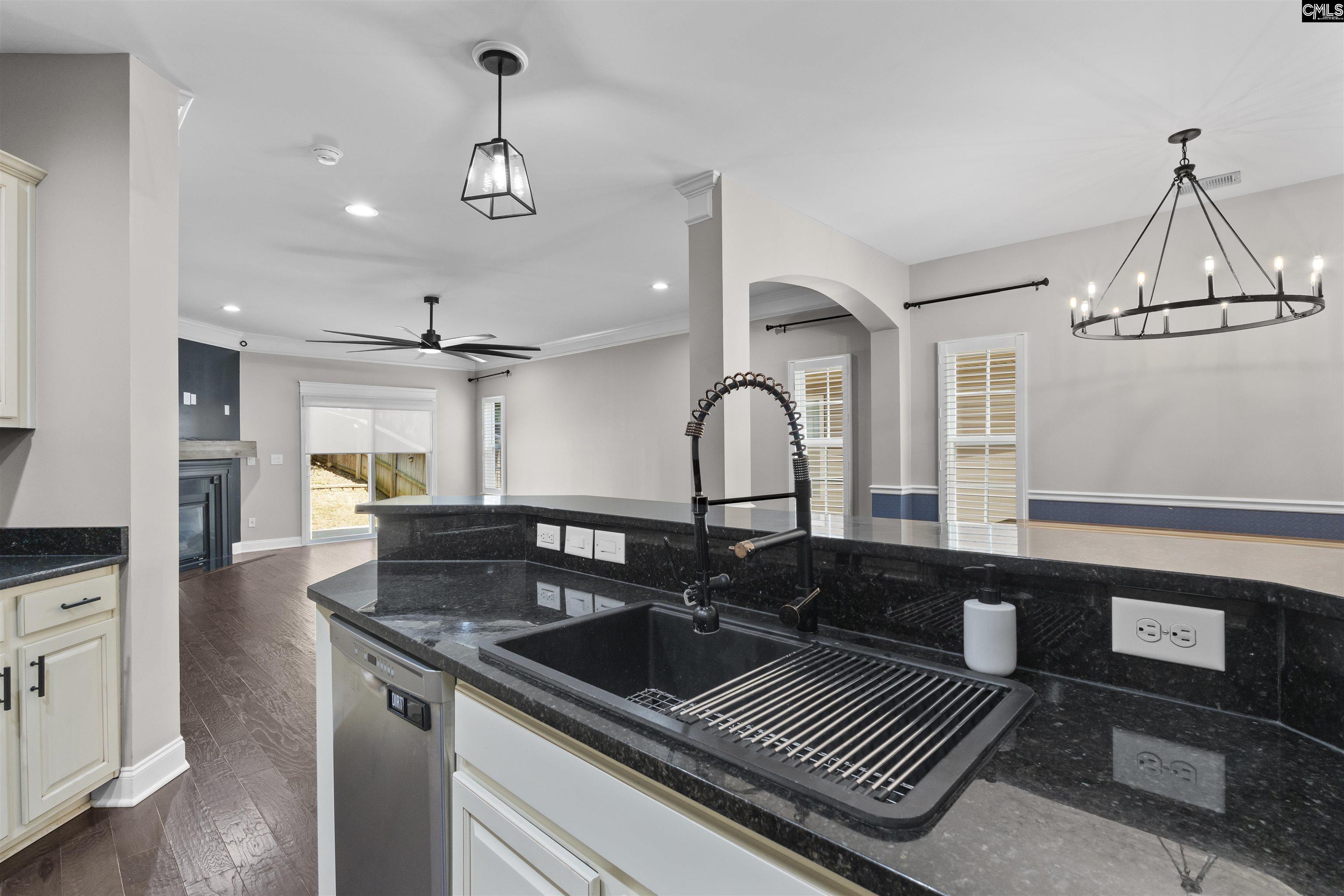 189 Cherokee Pond Court Lexington, SC 29072