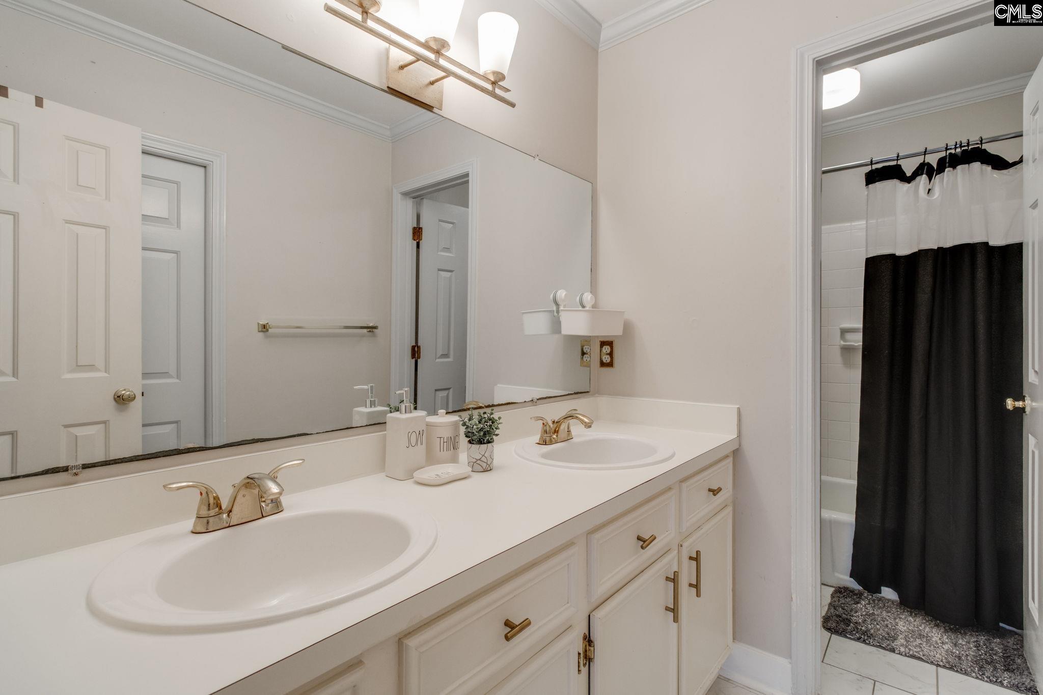 221 Hampton Trace Lane Columbia, SC 29209