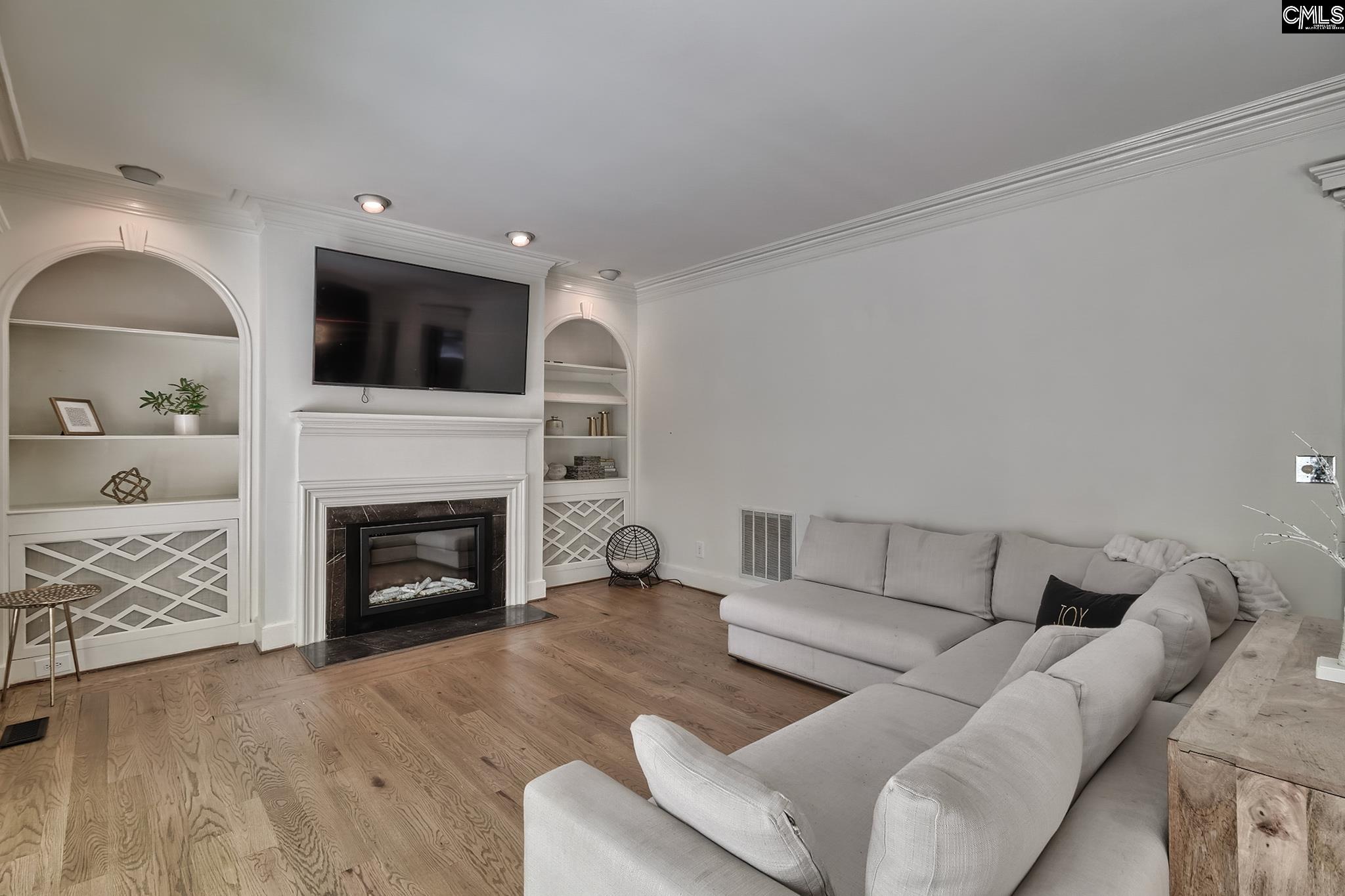 28 Quinine Hill Columbia, SC 29204