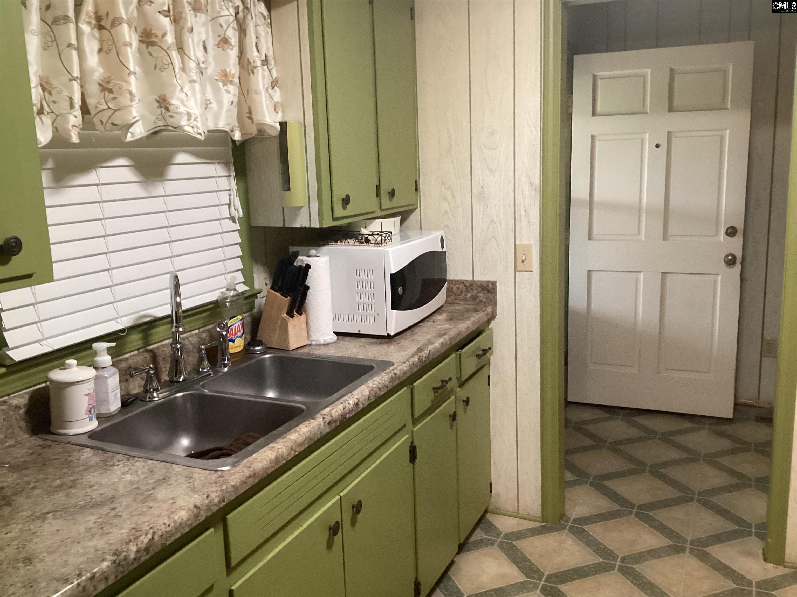 321 Lucky Road Bishopville, SC 29010