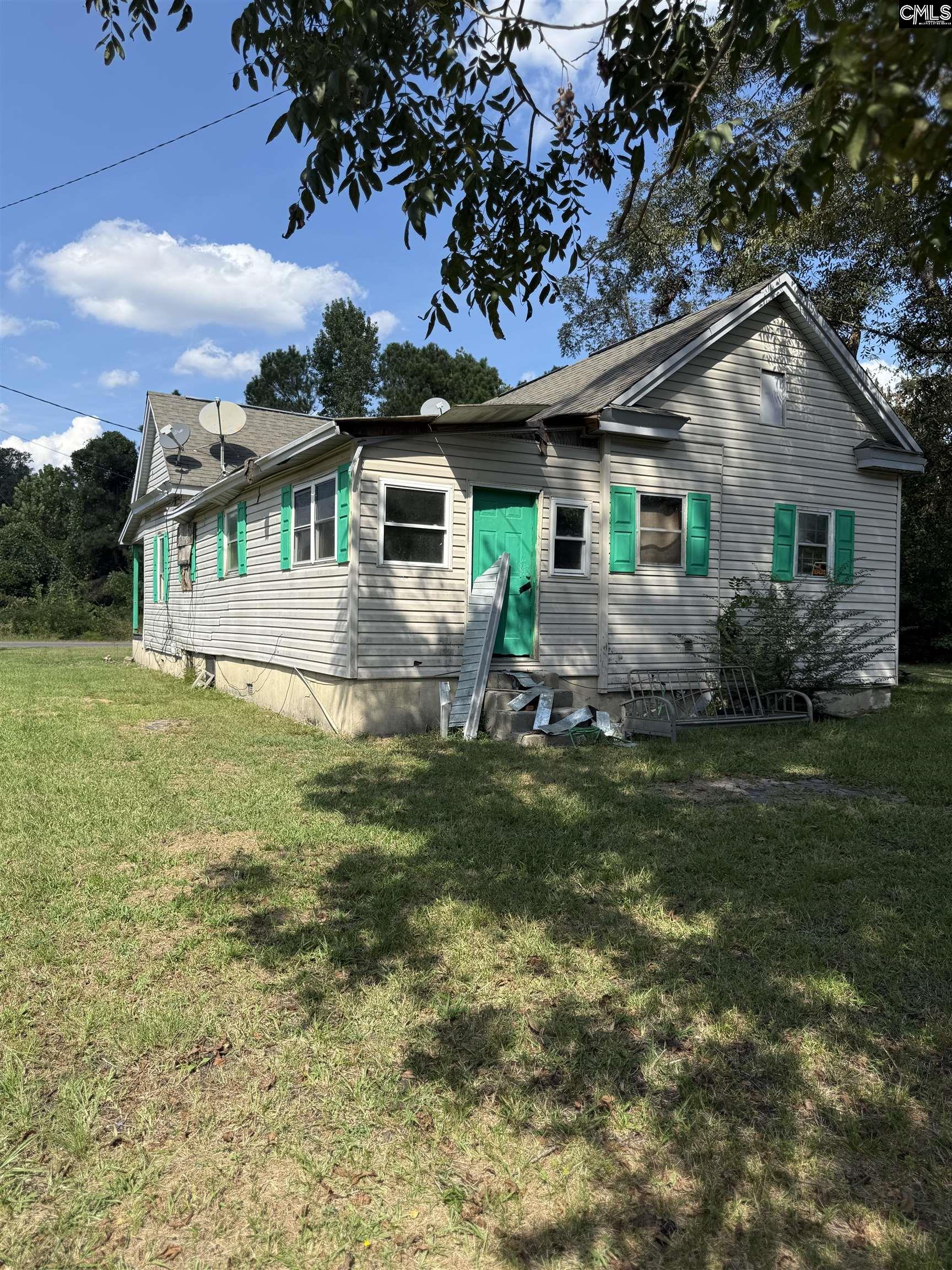 323 Railroad Avenue Branchville, SC 29432