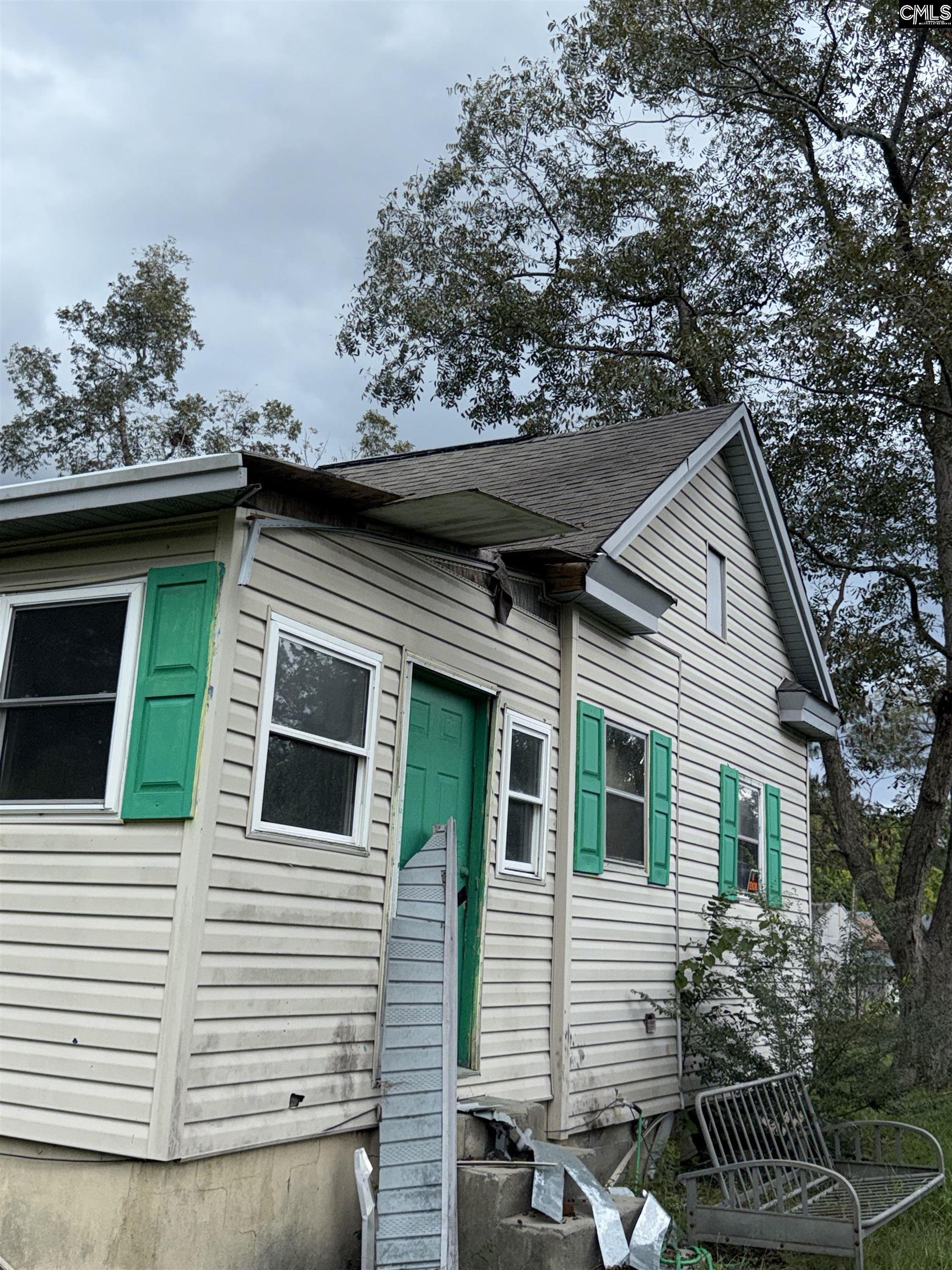 323 Railroad Avenue Branchville, SC 29432