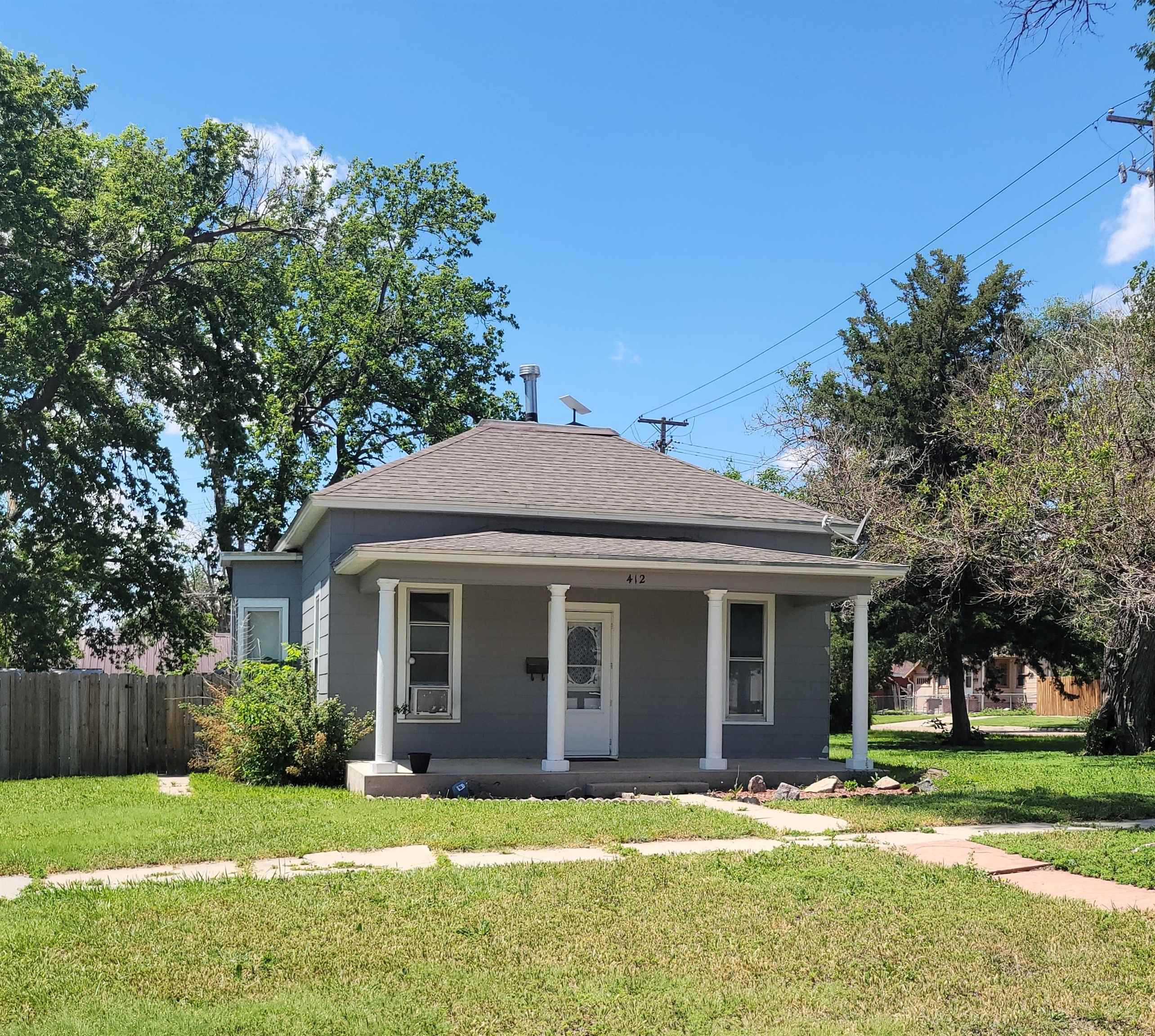 412 E 4TH, MCCOOK, NE 69001