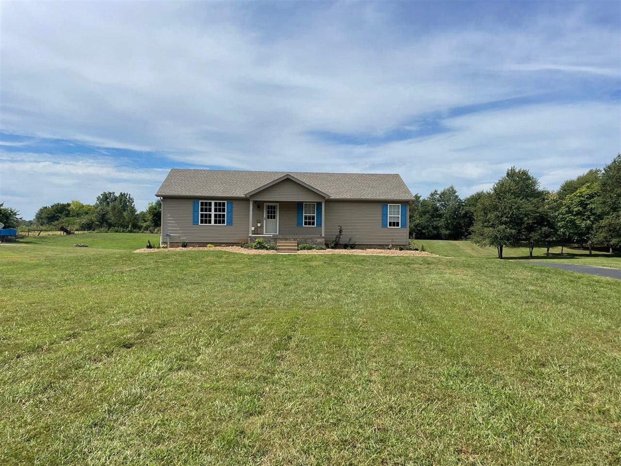 1009 Will Bohannon Road, Smiths Grove, KY 42101