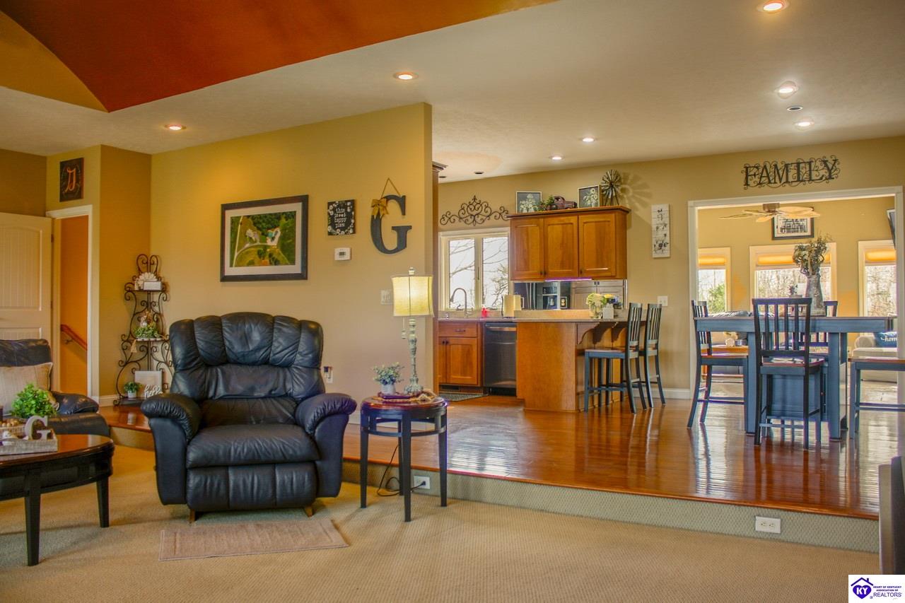 Listing Picture 2543 Springfield Road Elizabethtown, KY 42701 MLS HK23003422