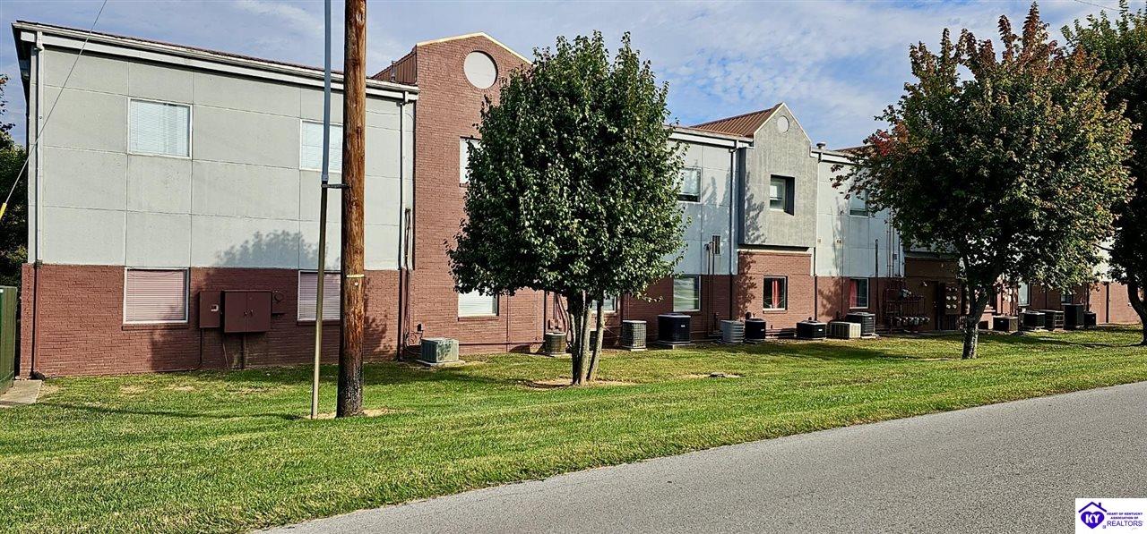 Listing Picture 1230 Woodland Drive Elizabethtown, KY 42701 MLS HK23003956