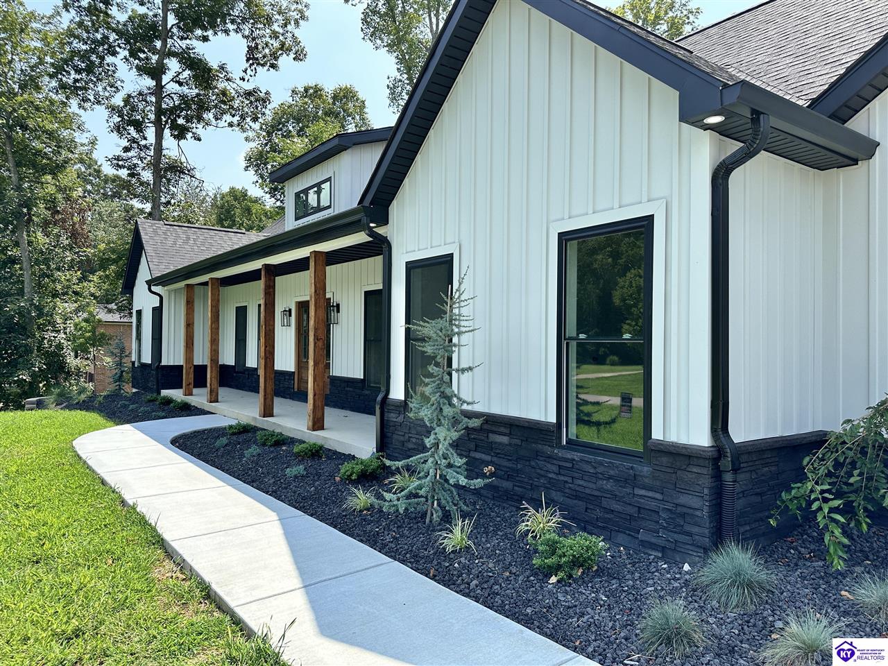 Listing Picture 1006 Deer Park Campbellsville, KY 42718 MLS HK23004127