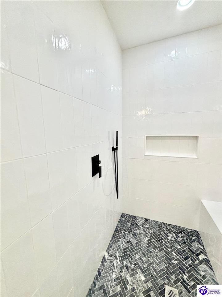 Listing Picture 1006 Deer Park Campbellsville, KY 42718 MLS HK23004127