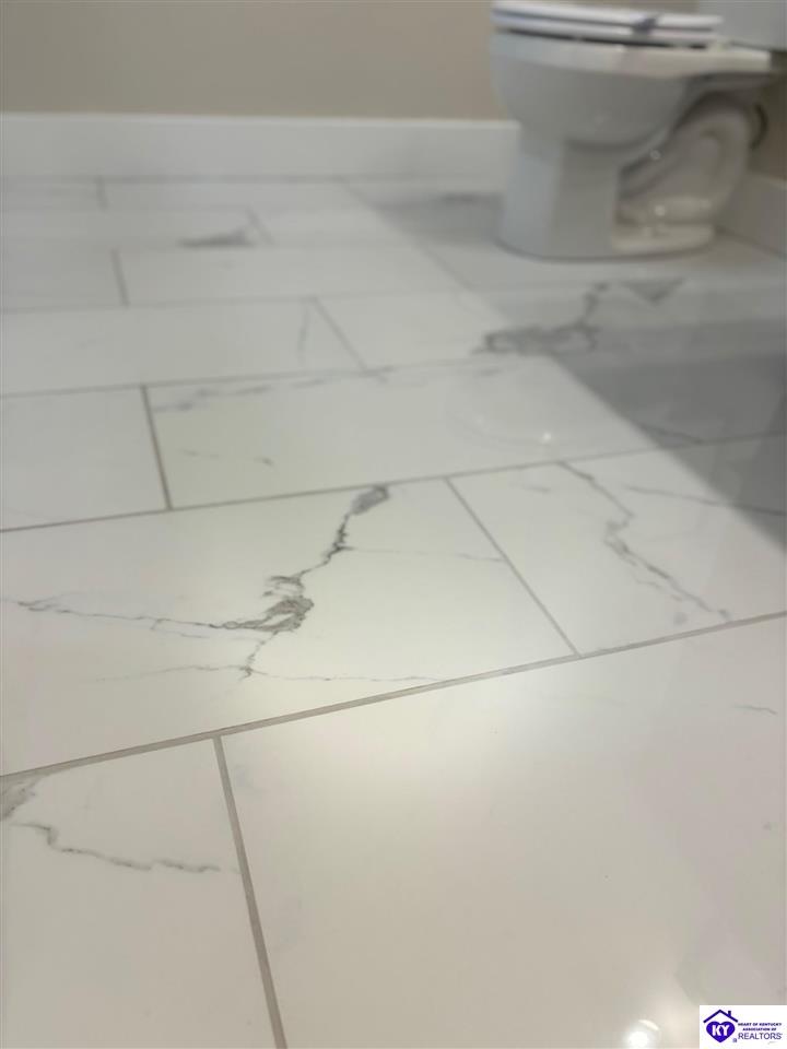 Listing Picture 1006 Deer Park Campbellsville, KY 42718 MLS HK23004127