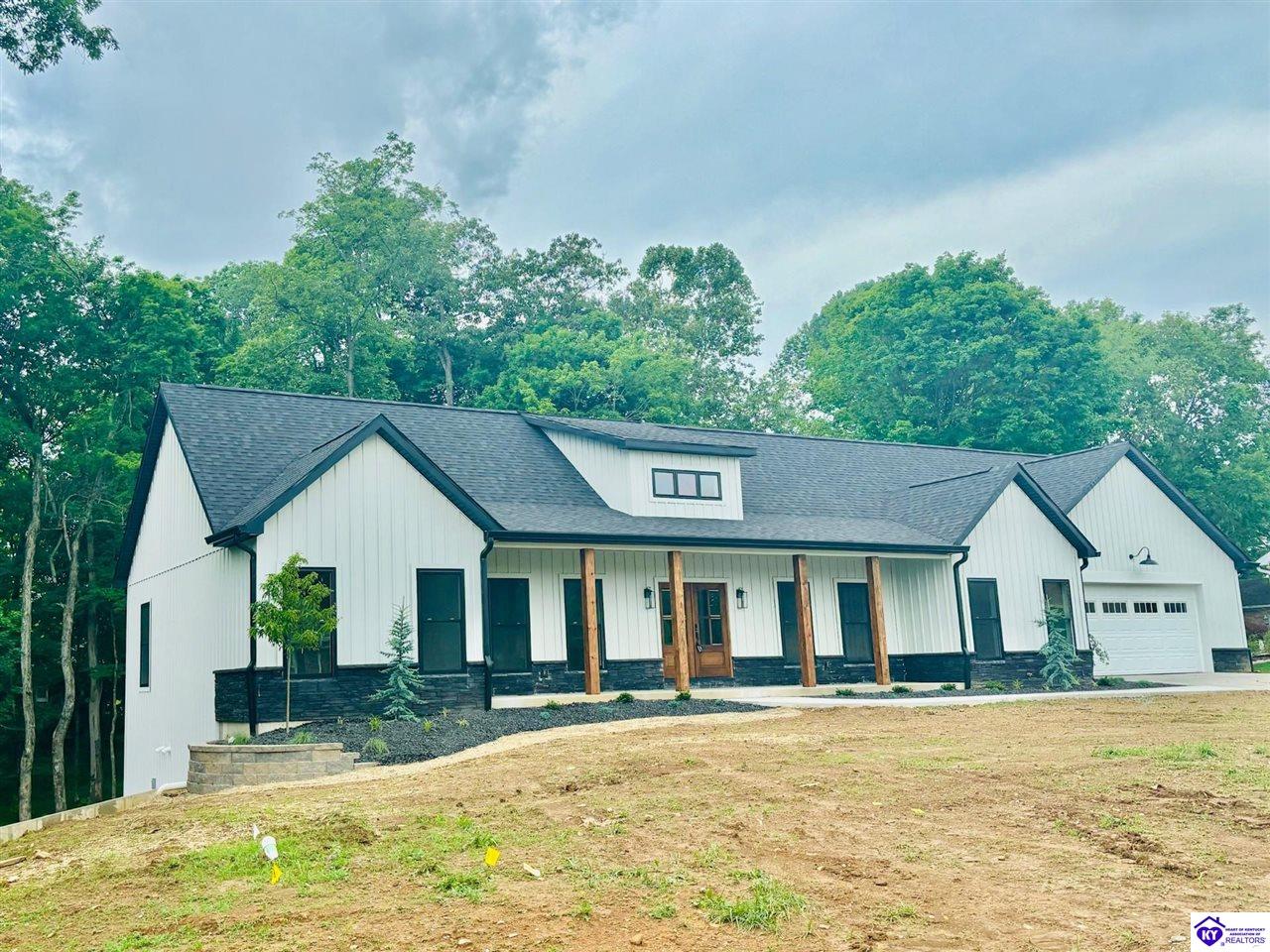 Listing Picture 1006 Deer Park Campbellsville, KY 42718 MLS HK23004127