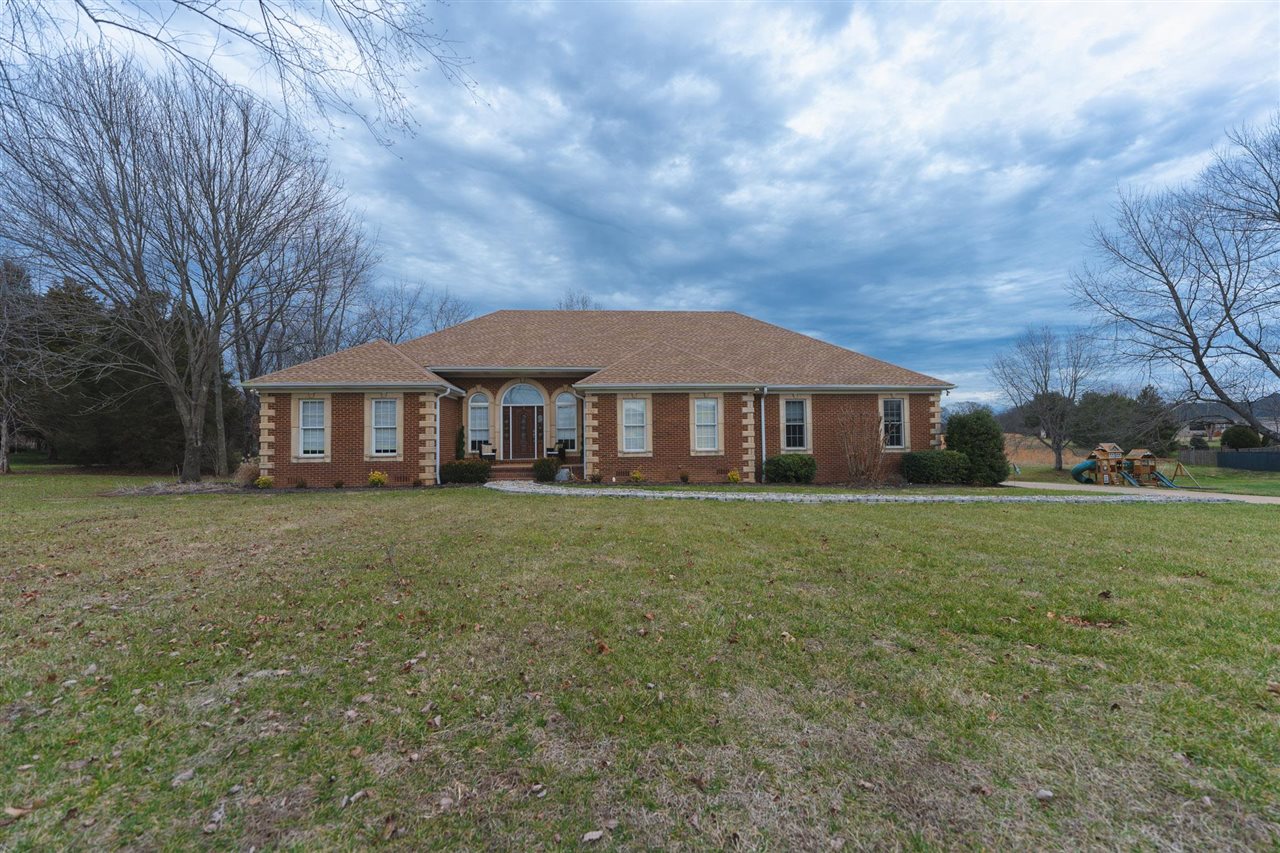 732 Hunters Pointe Court, Bowling Green, KY 42104