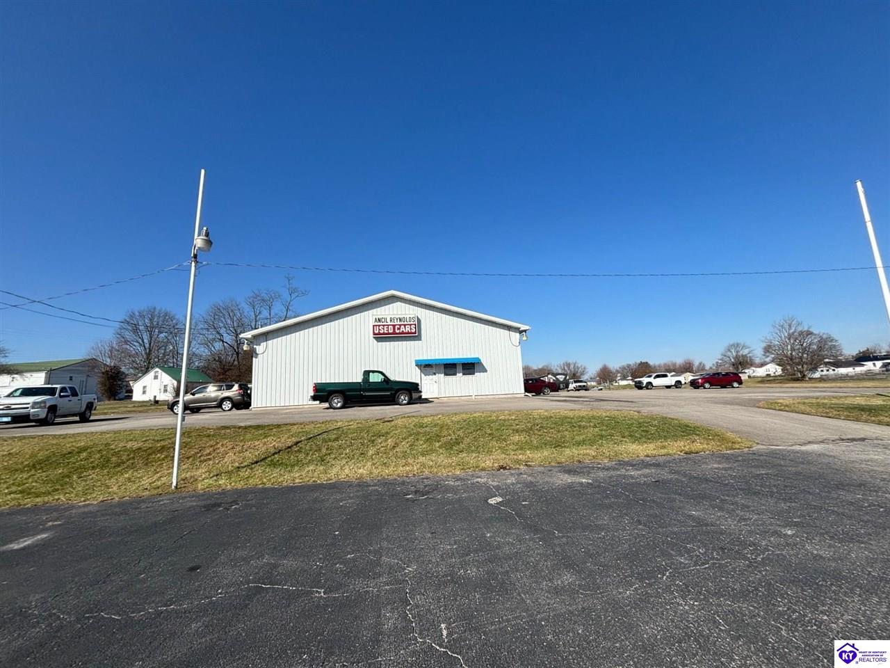 Listing Picture 707 E Broadway Street Campbellsville, KY 42718 MLS HK24000423