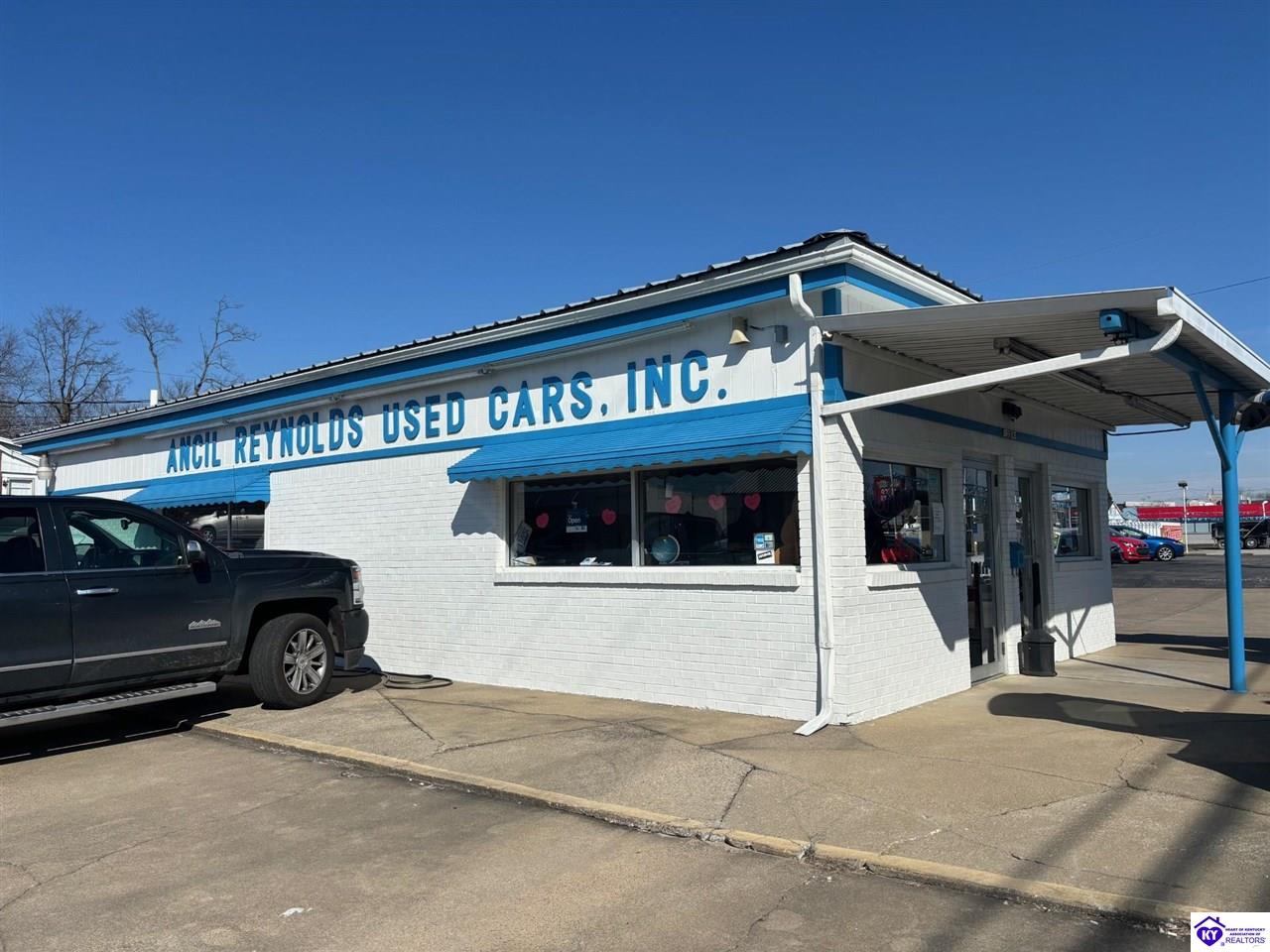 Listing Picture 707 E Broadway Street Campbellsville, KY 42718 MLS HK24000423