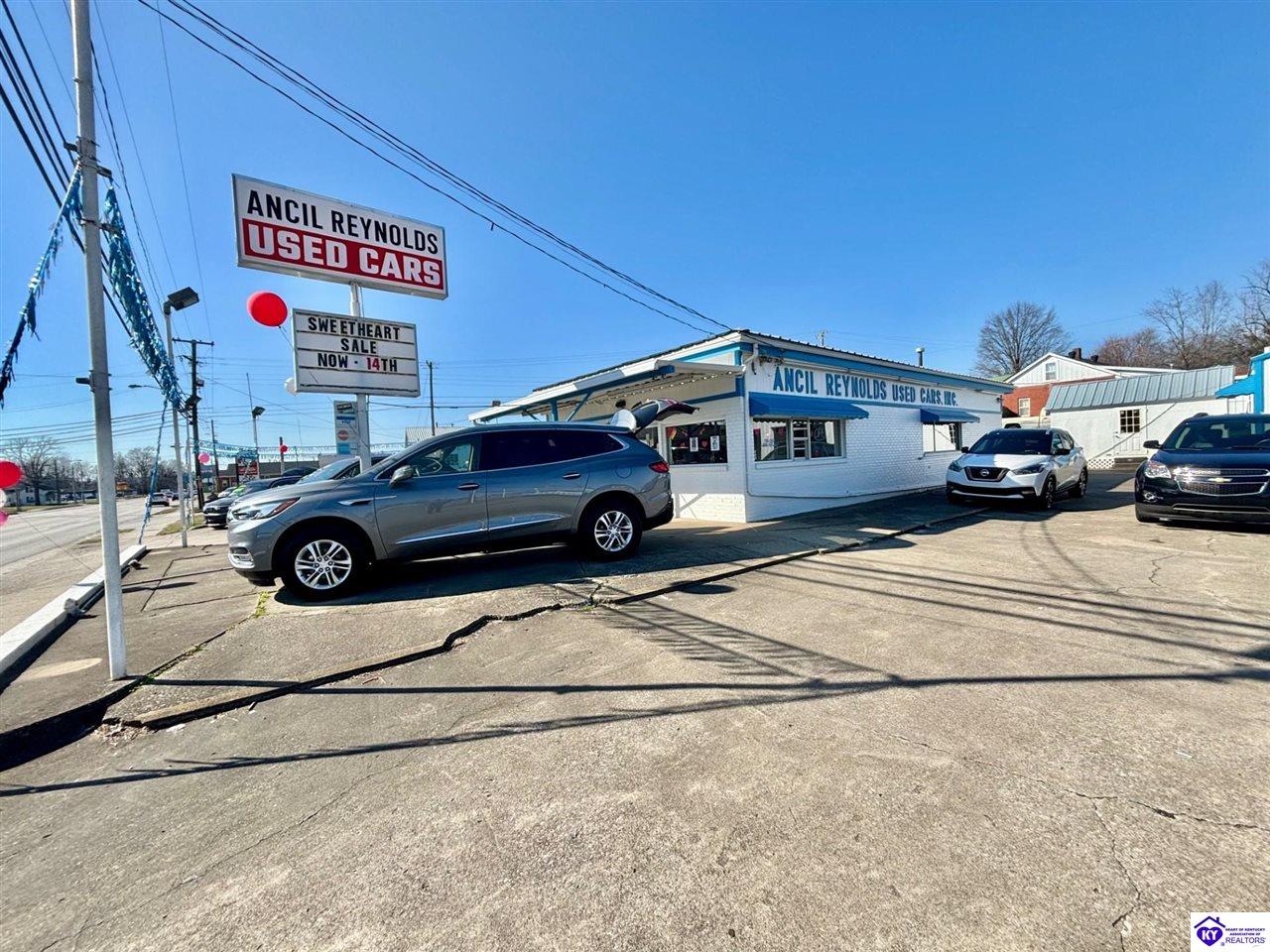 Listing Picture 707 E Broadway Street Campbellsville, KY 42718 MLS HK24000423