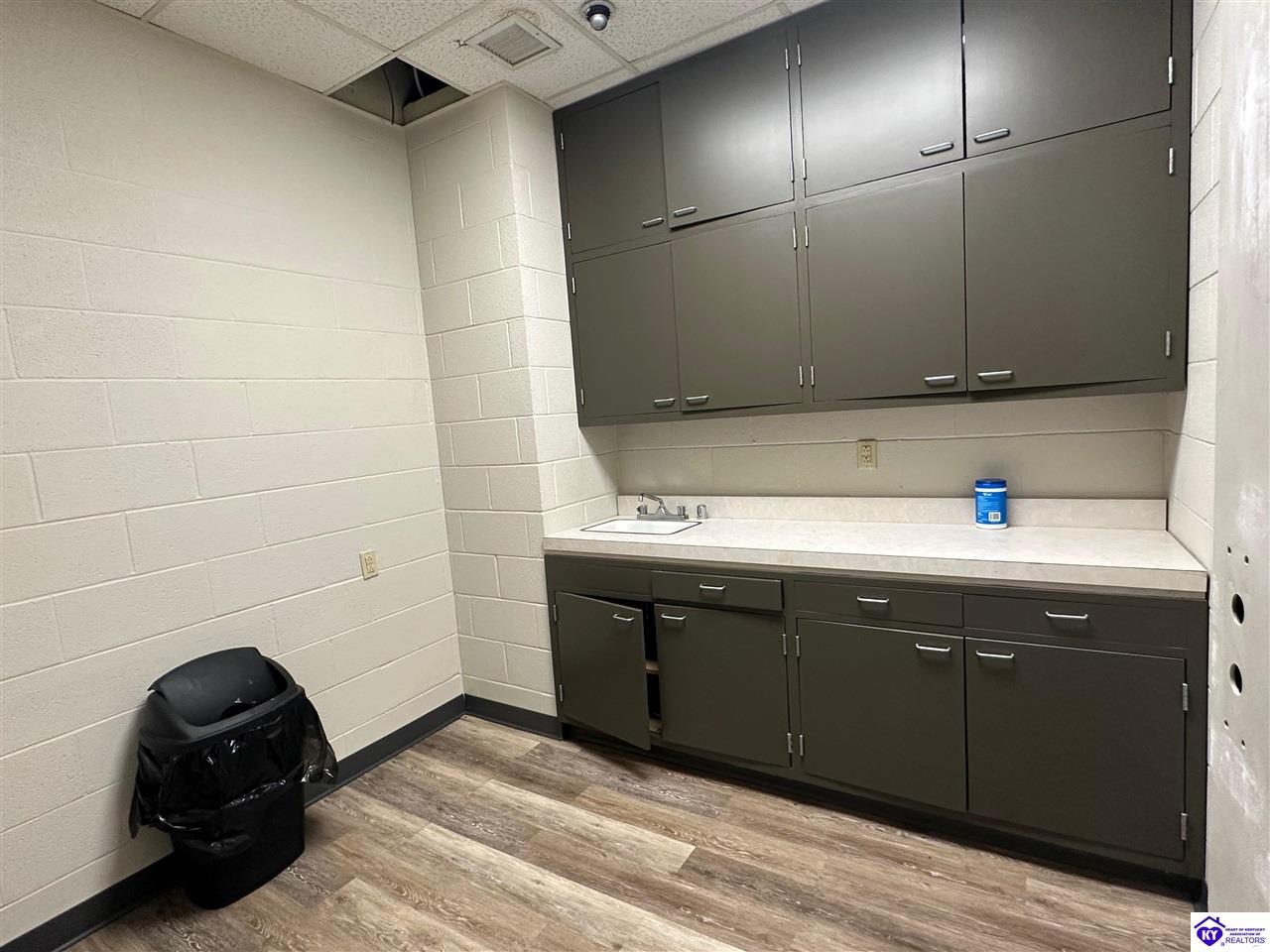 9050 New Jackson Highway Magnolia, KY 42757 #3