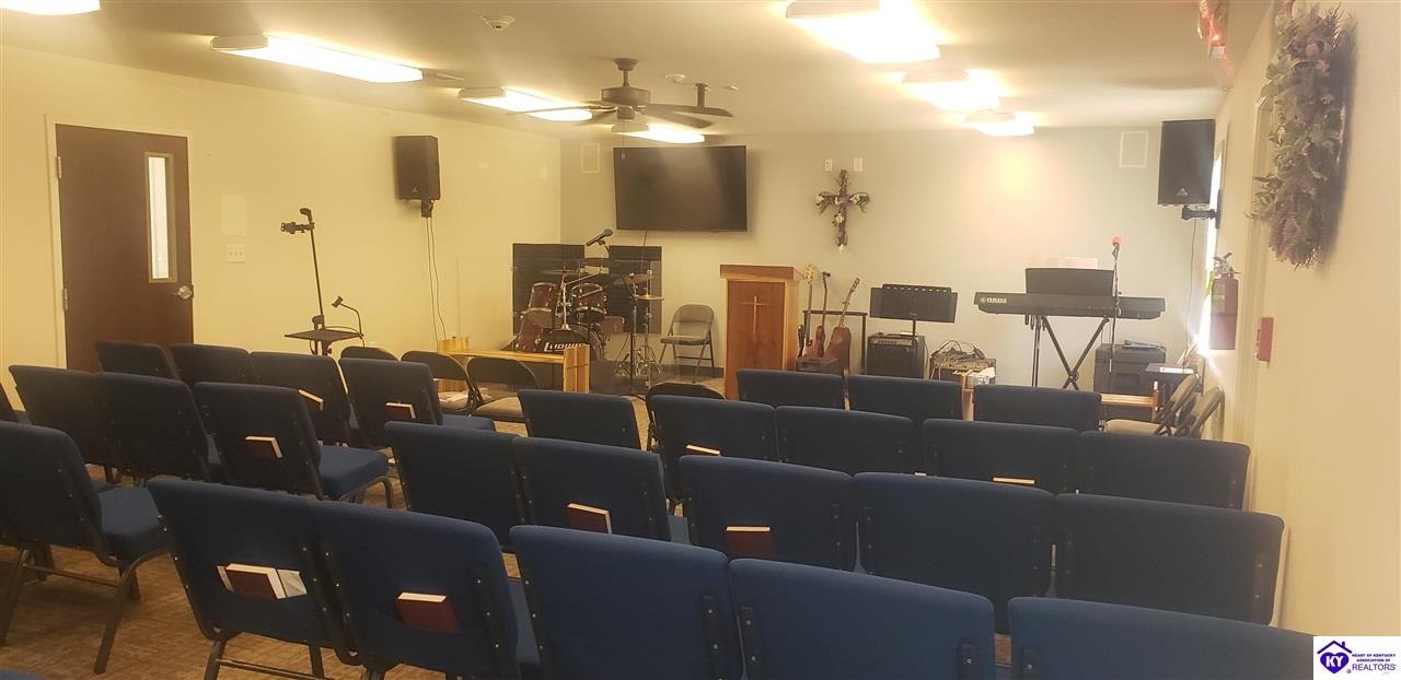 Listing Picture 1615 W Lincoln Trail Boulevard Radcliff, KY 40160 MLS HK24000924