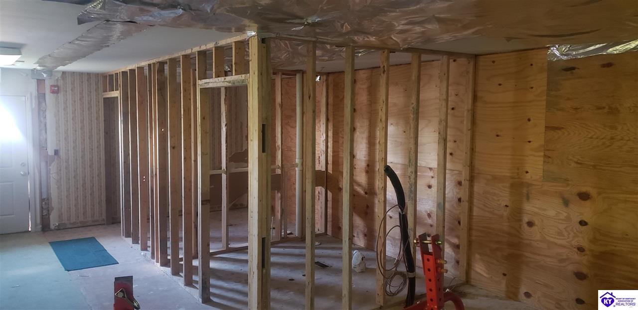 Listing Picture 1615 W Lincoln Trail Boulevard Radcliff, KY 40160 MLS HK24000924