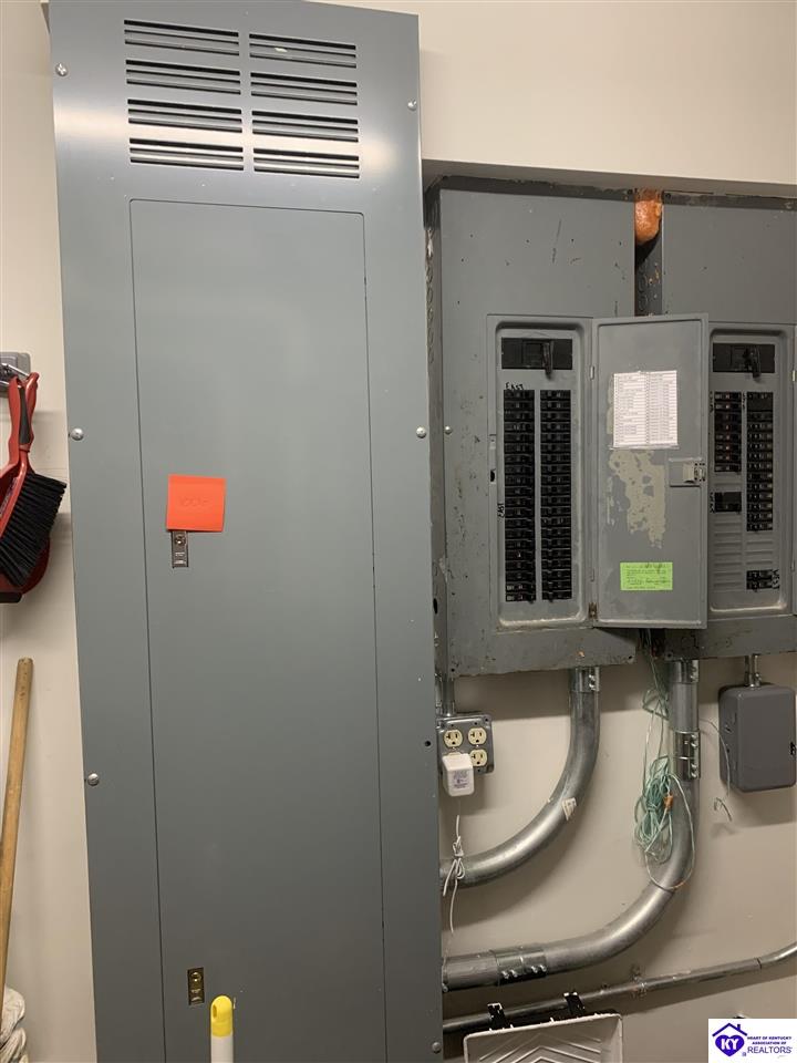 Listing Picture 1615 W Lincoln Trail Boulevard Radcliff, KY 40160 MLS HK24000924