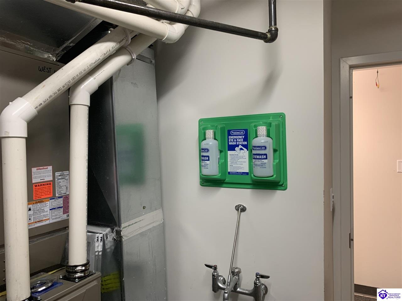 Listing Picture 1615 W Lincoln Trail Boulevard Radcliff, KY 40160 MLS HK24000924