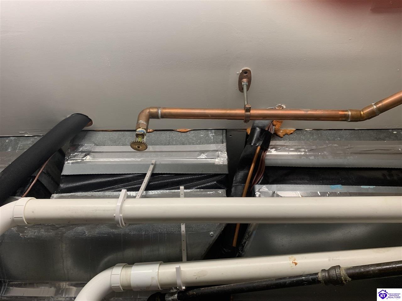 Listing Picture 1615 W Lincoln Trail Boulevard Radcliff, KY 40160 MLS HK24000924