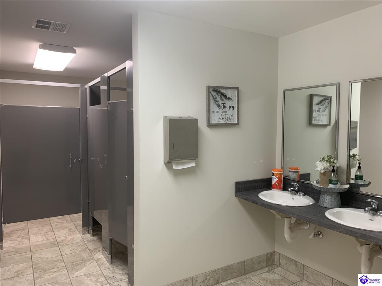 Listing Picture 1615 W Lincoln Trail Boulevard Radcliff, KY 40160 MLS HK24000924